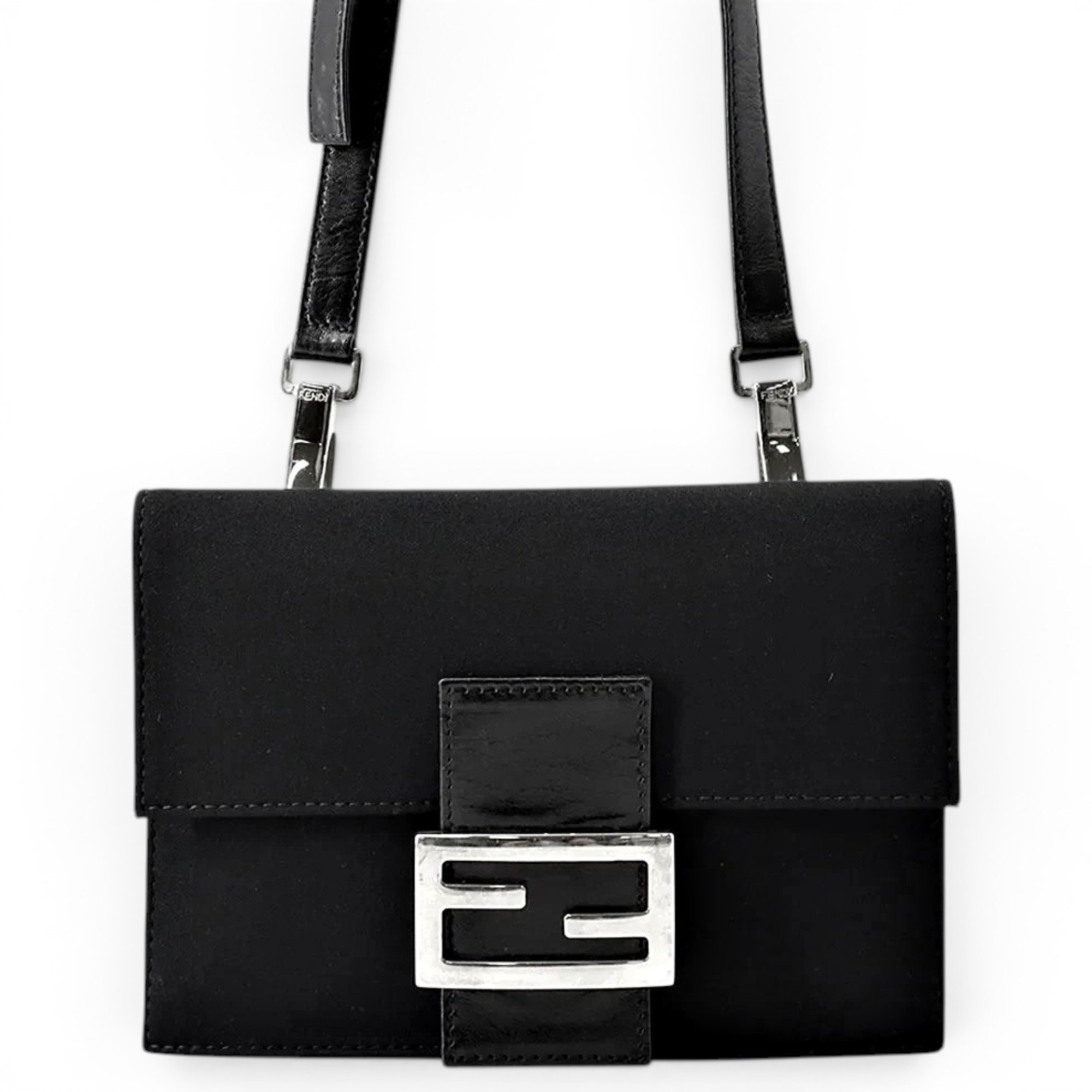 Baguette cloth handbag