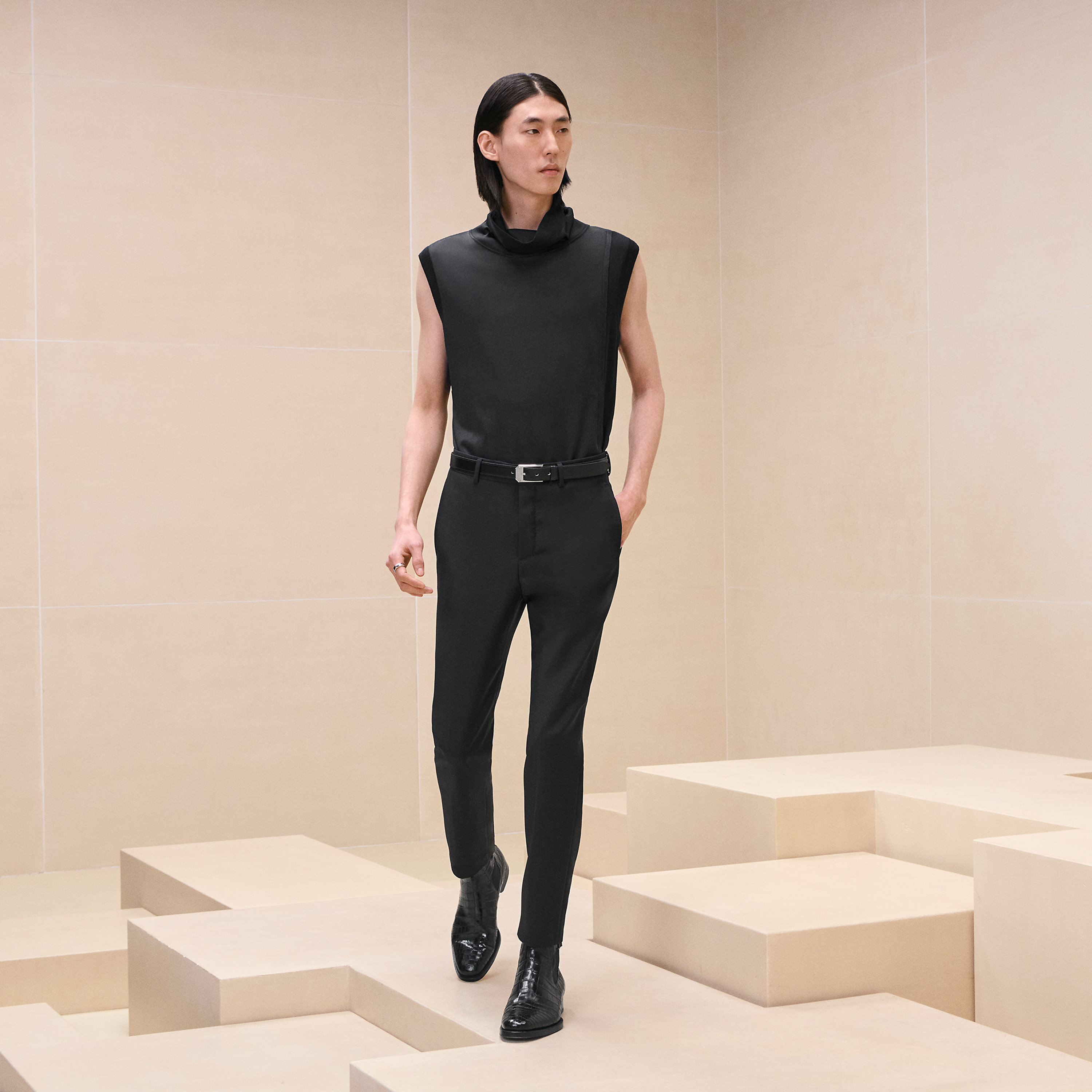 "Decadre laine & soie" high-collar sleeveless sweater