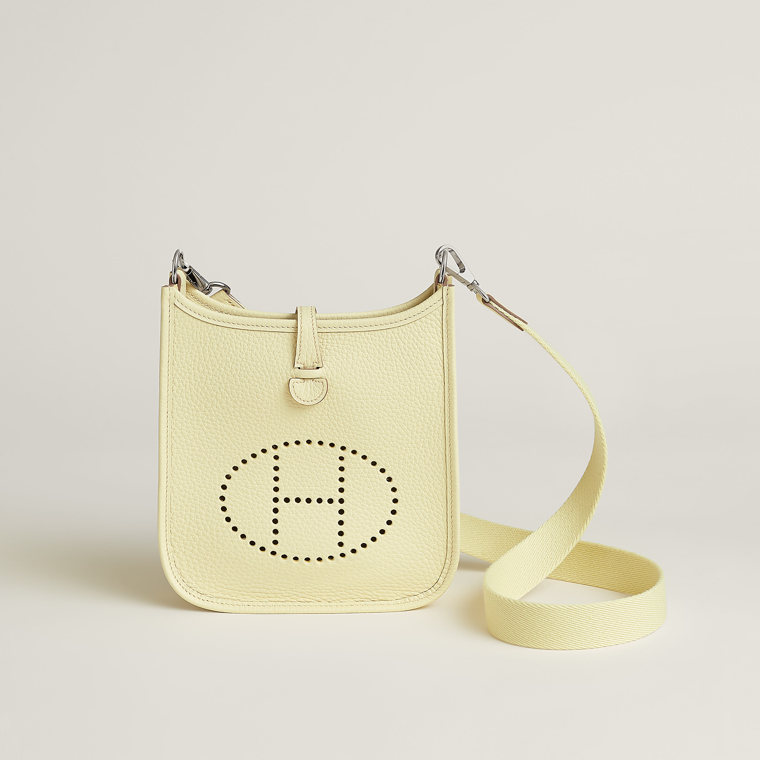 Evelyne 16 Amazone 백