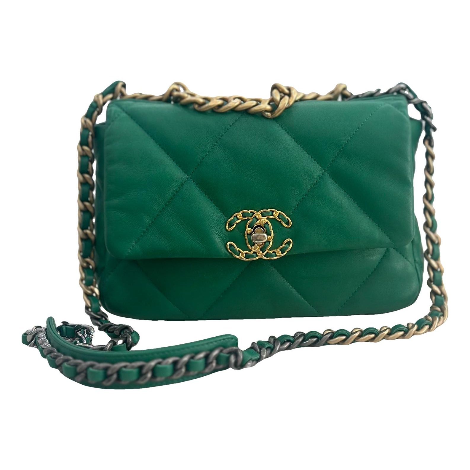 Chanel 19 leather handbag