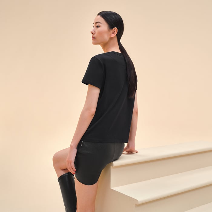 Noir 자수 장식 포켓 티셔츠