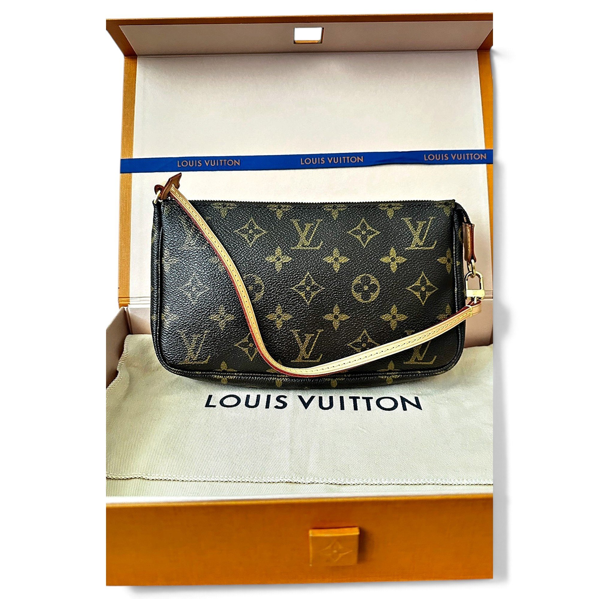 Pochette Accessoire cloth handbag