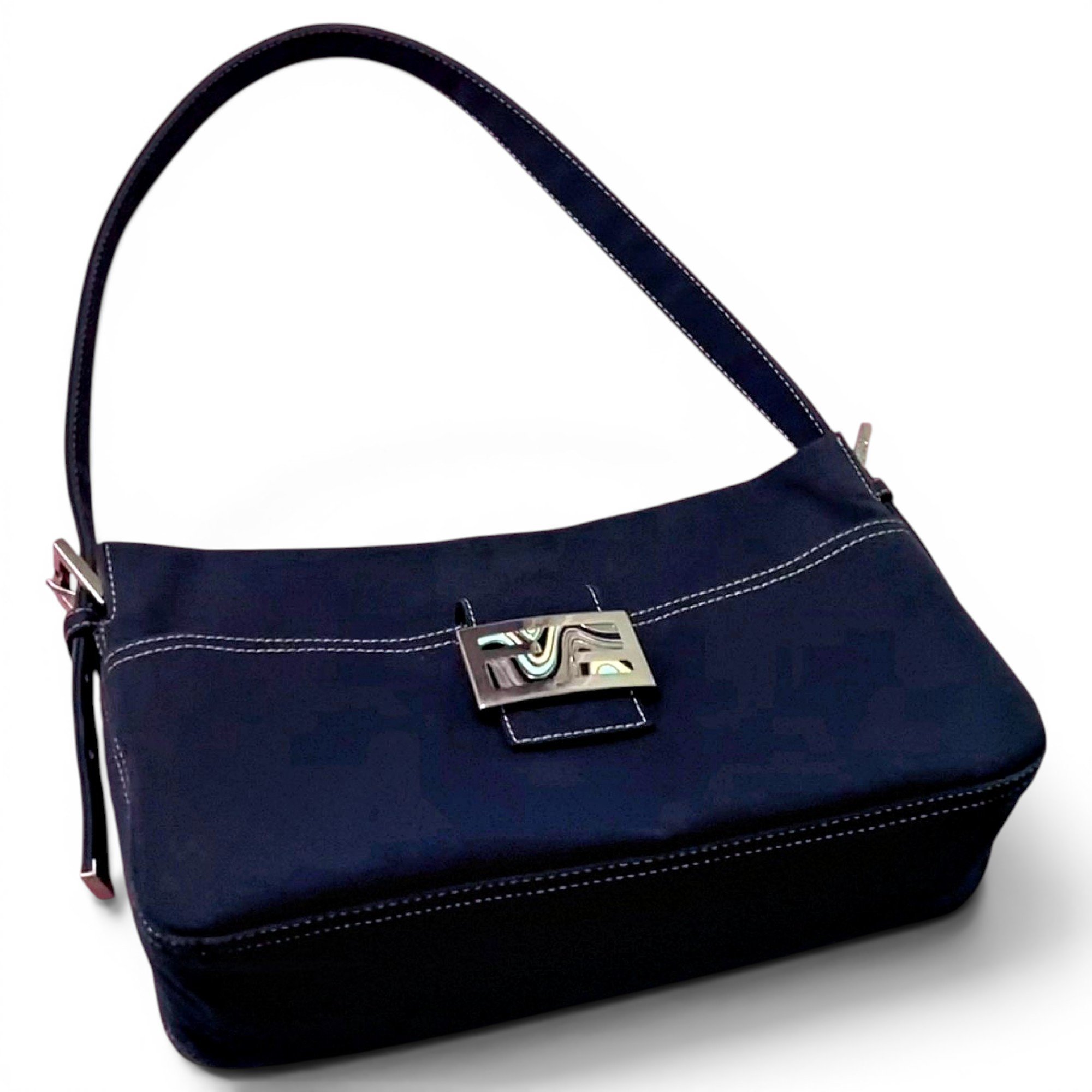 Baguette handbag