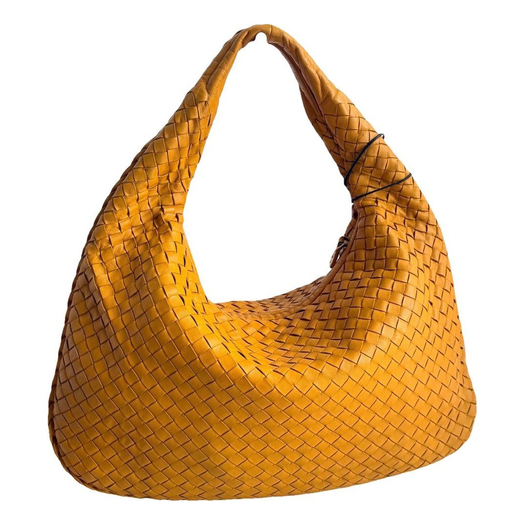 Veneta leather handbag