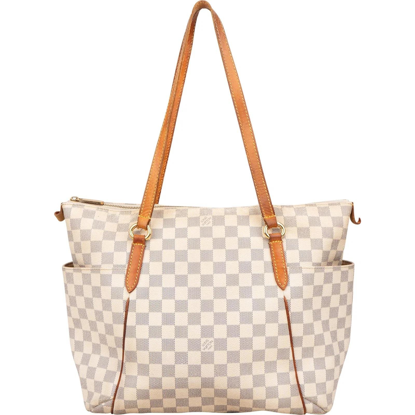 Totally leather handbag