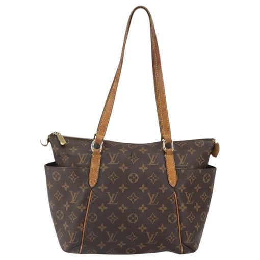 Totally leather tote