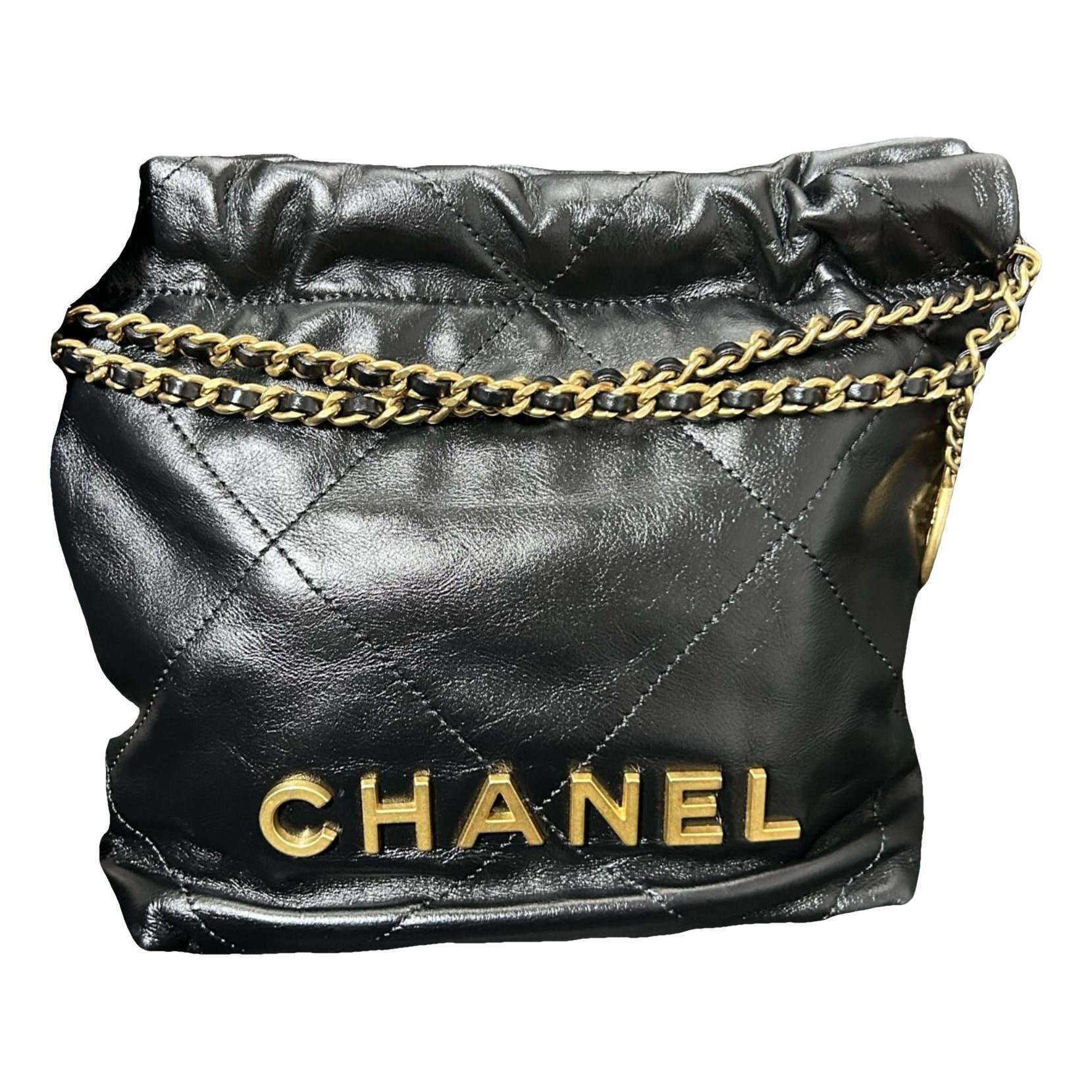 Chanel 22 leather bag