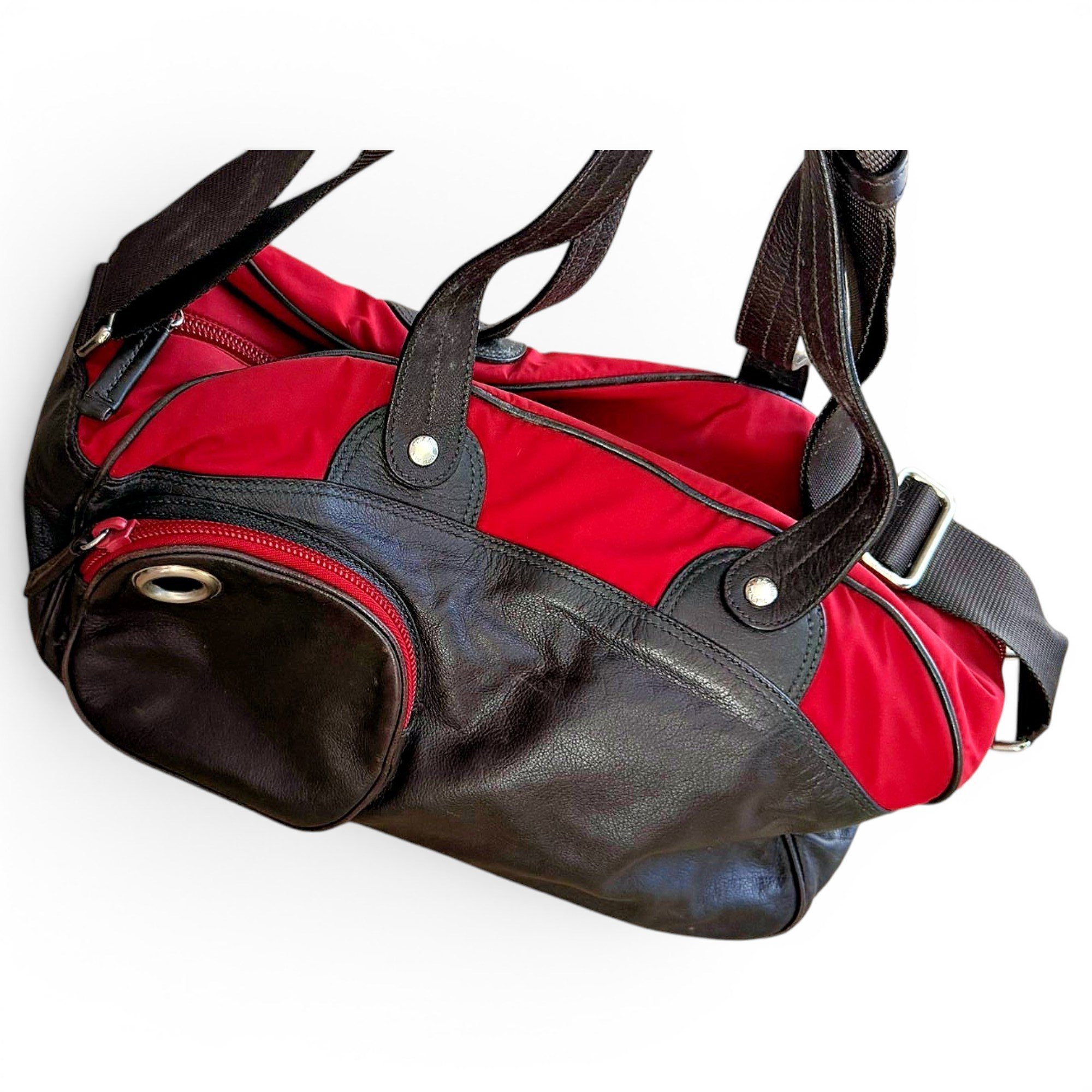 Leather travel bag
