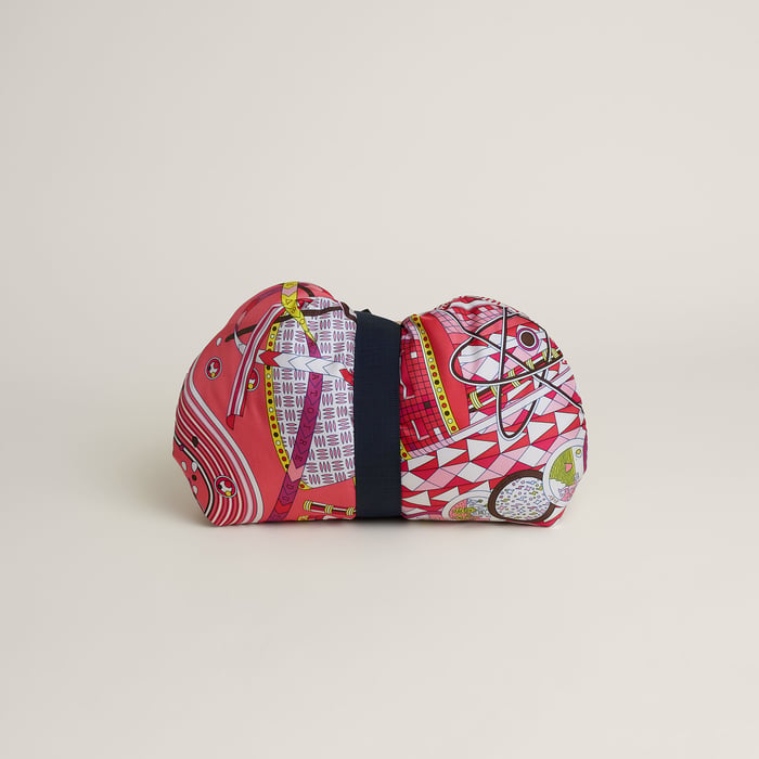 Random Cloud Cushion