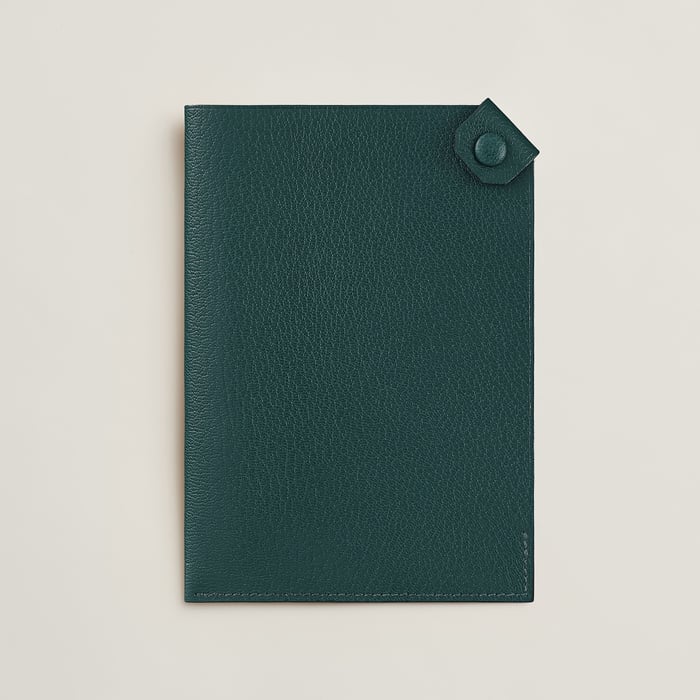 Vert Cyprès Tarmac Passport Holder