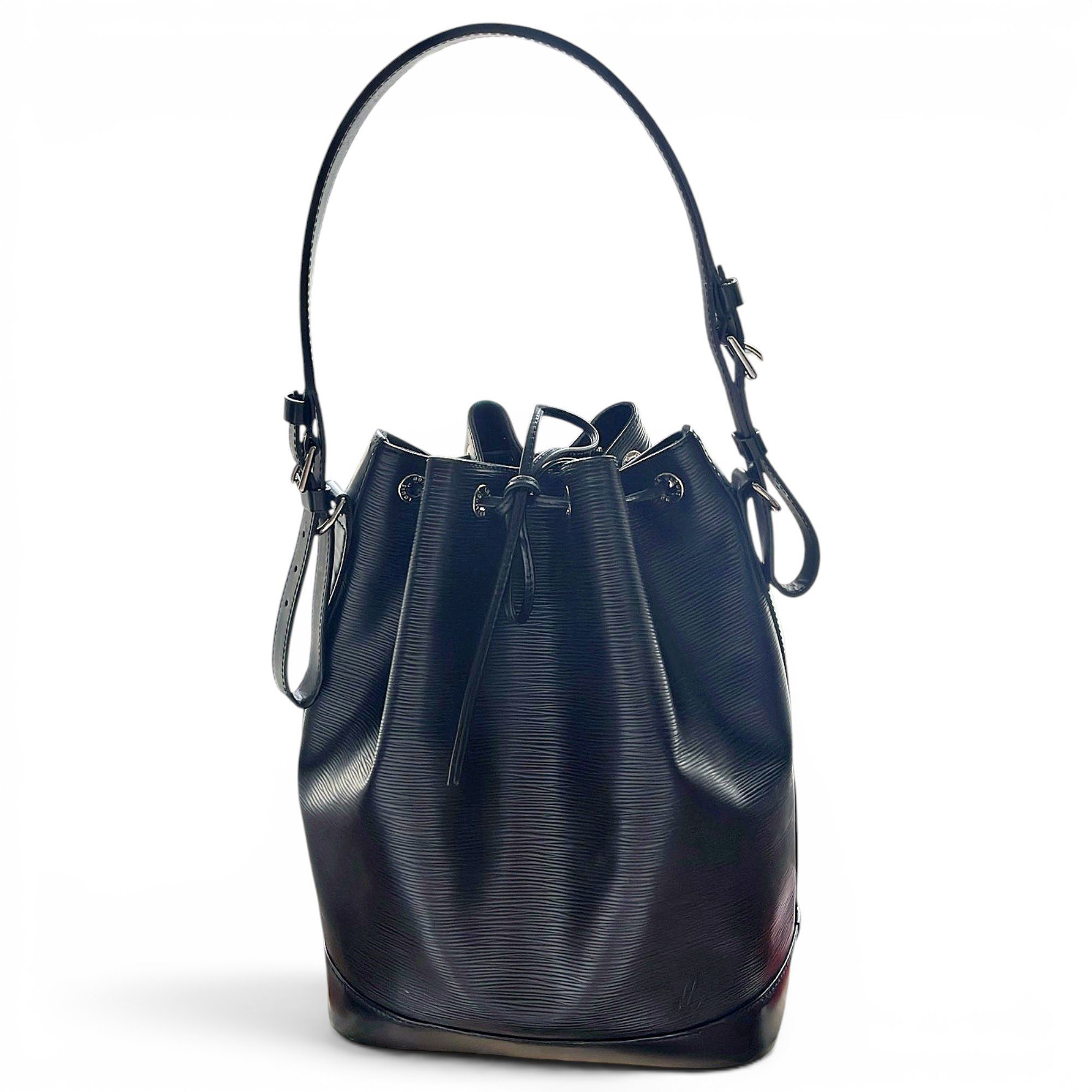 Noé leather handbag