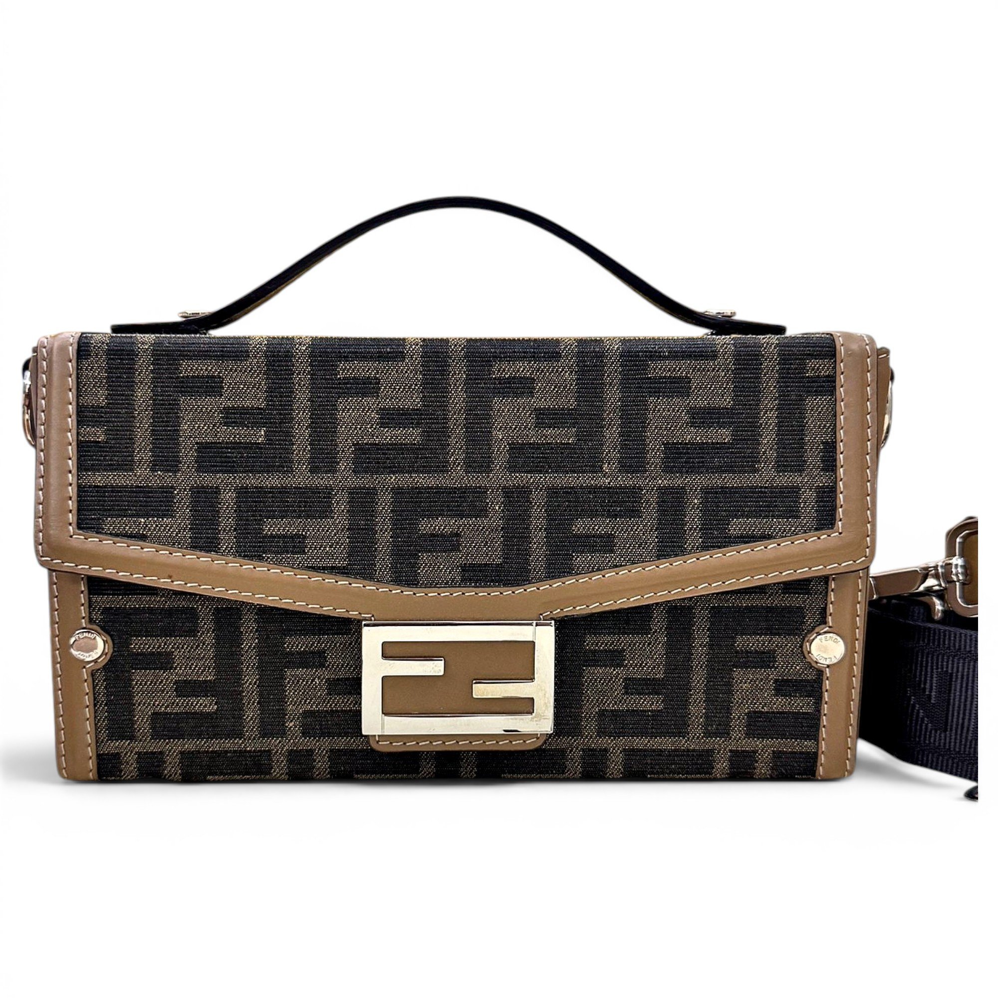Baguette cloth handbag
