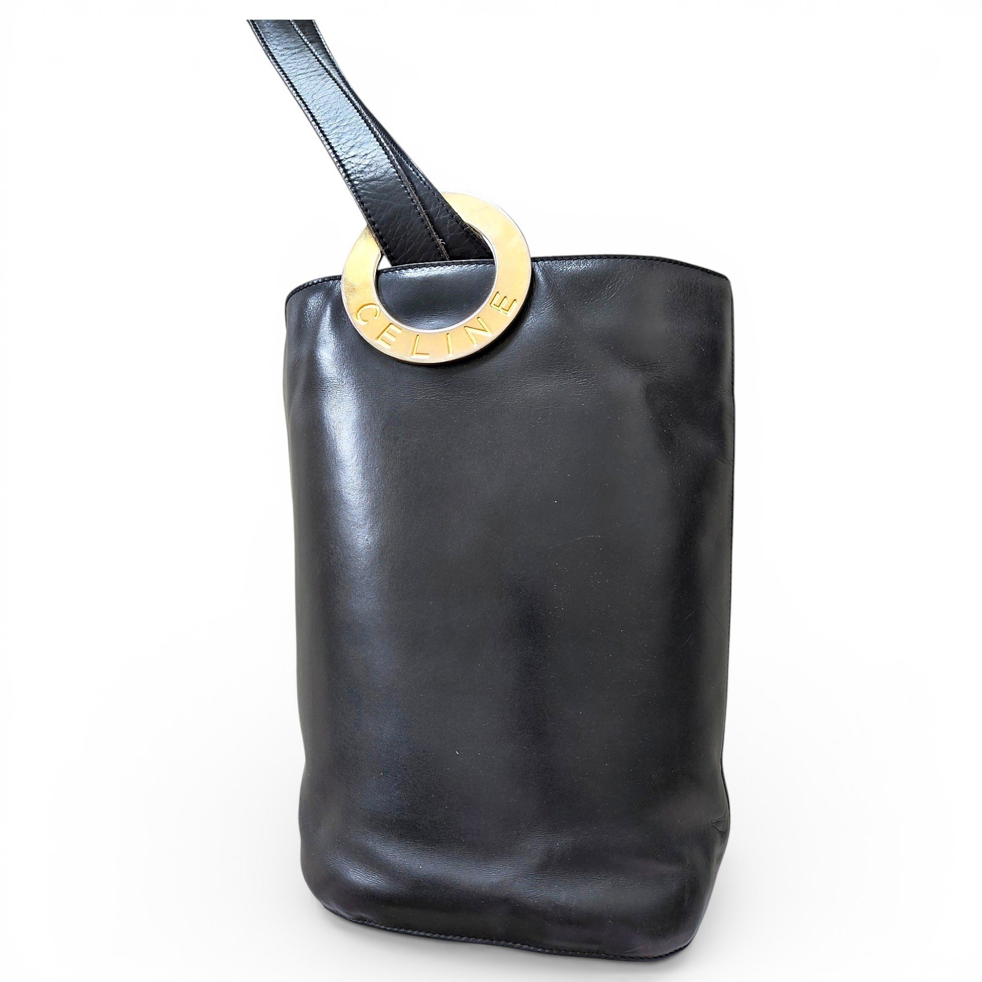 Ring leather handbag