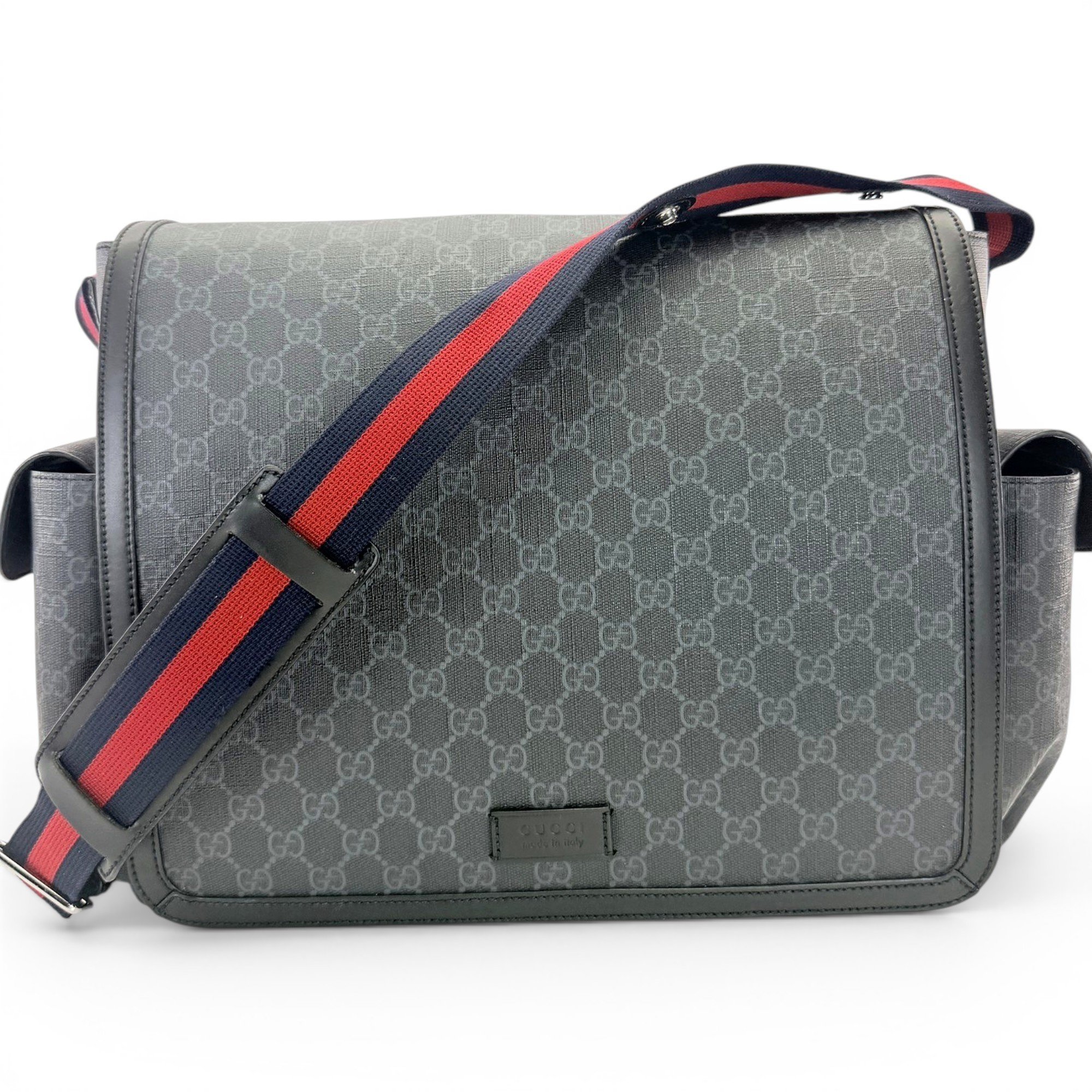Leather travel bag