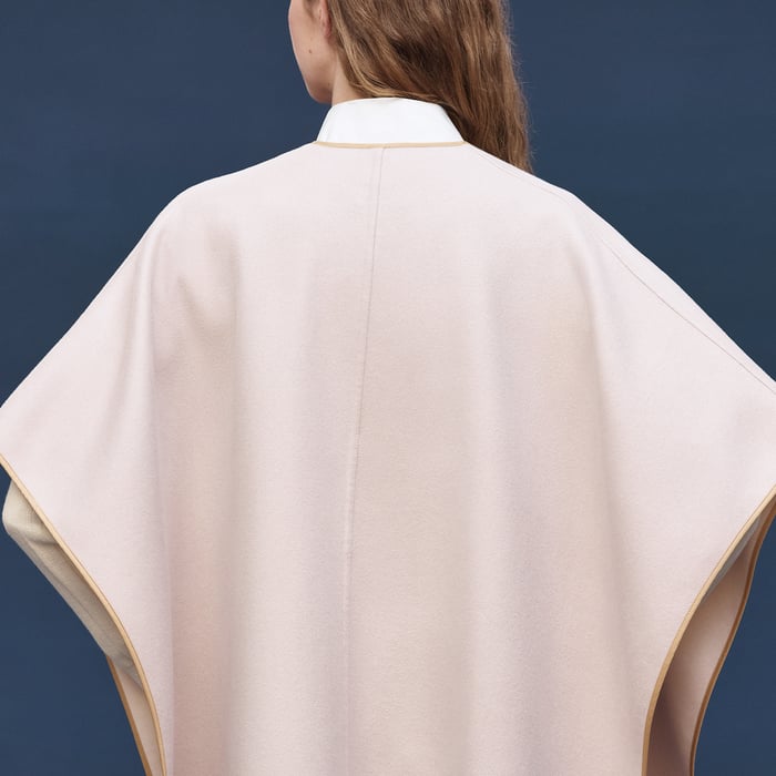 Beige Naturel Cashmere Cape With Belt and Leather Detail