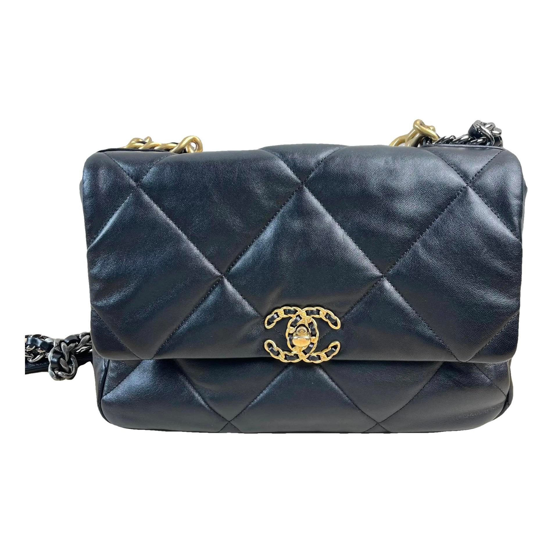 Chanel 19 leather handbag