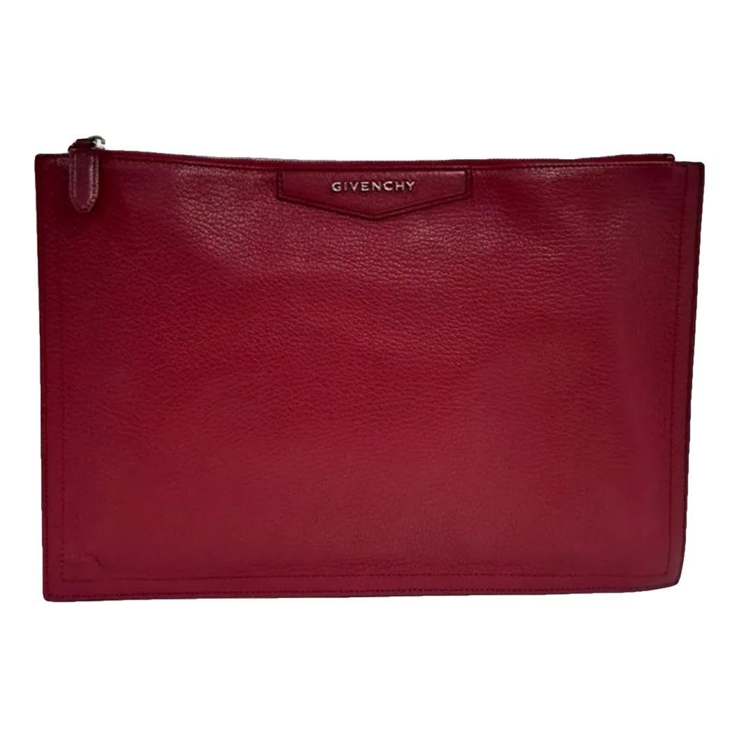 Antigona leather clutch bag