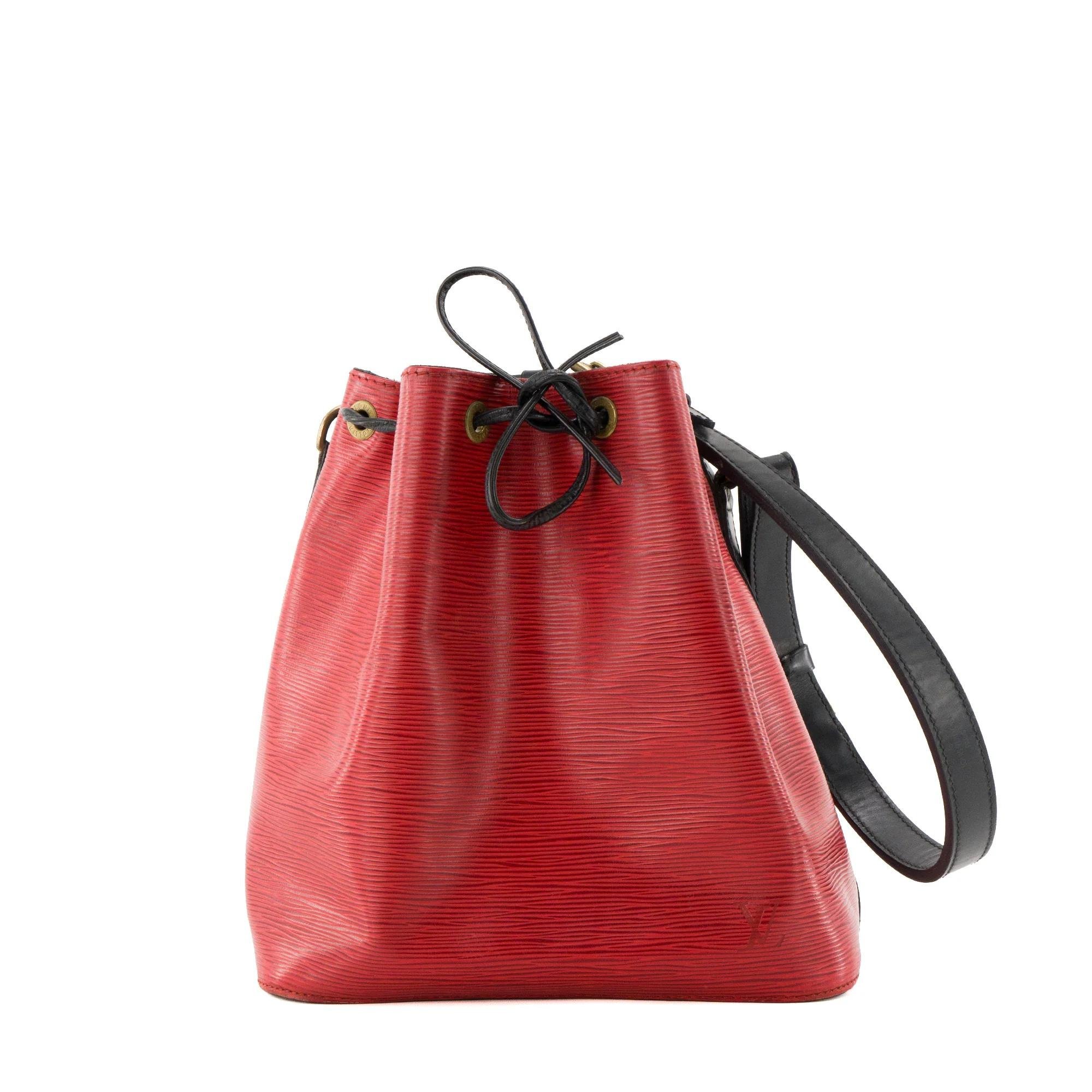 Noé leather handbag