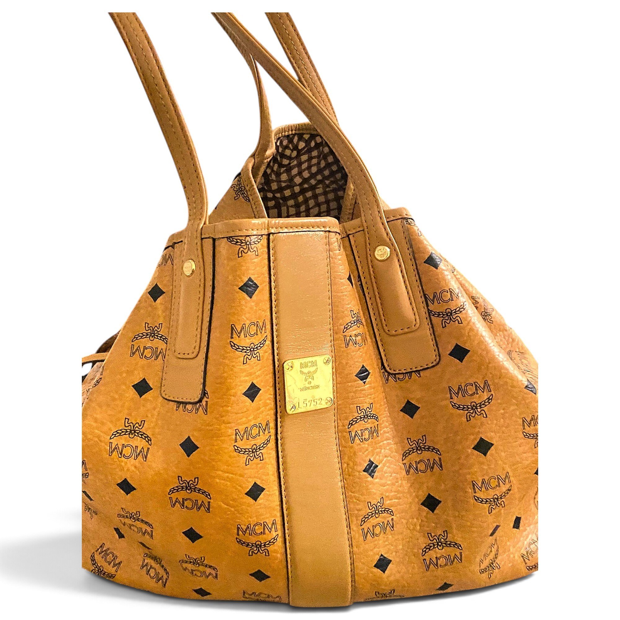 Anya leather tote
