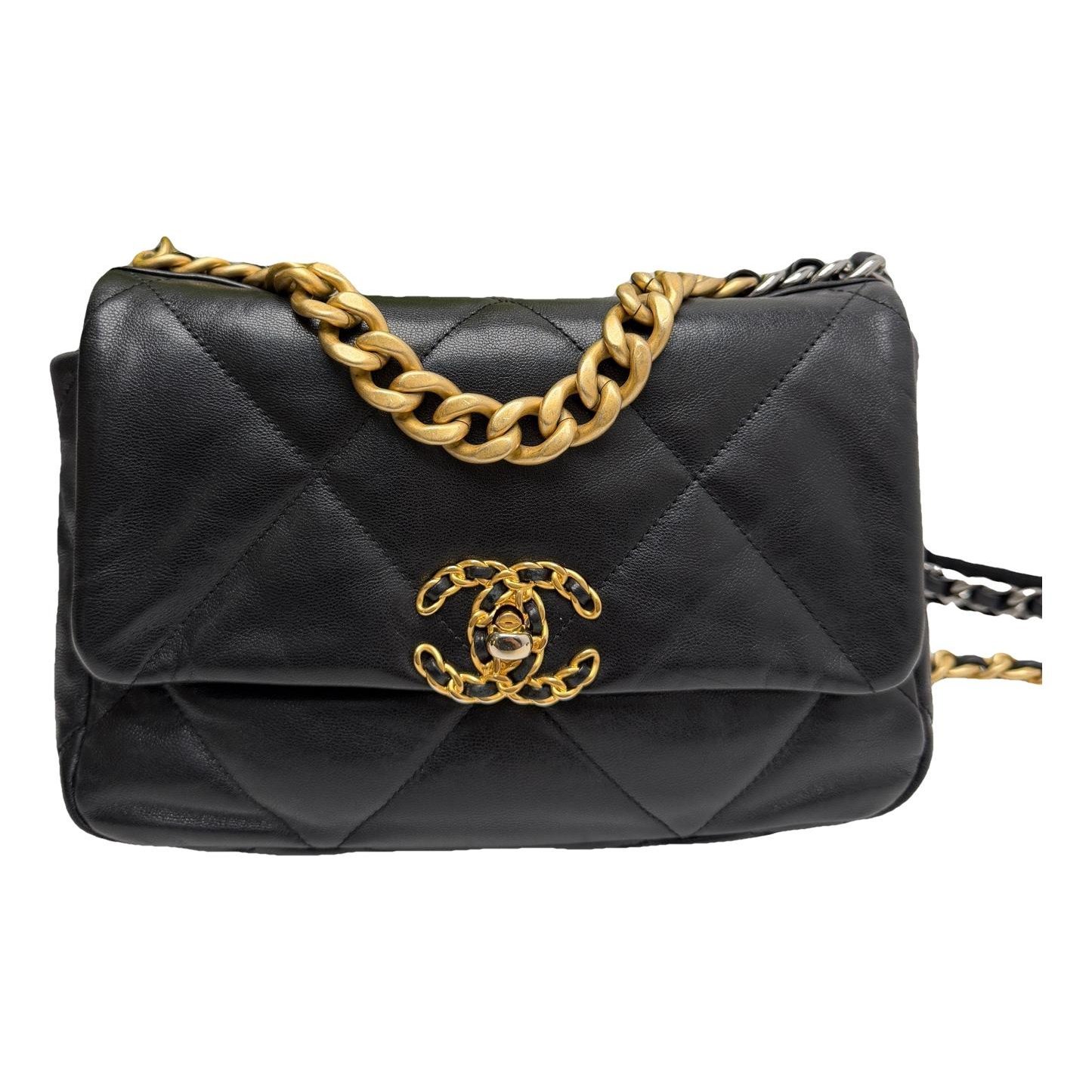 Chanel 19 leather handbag