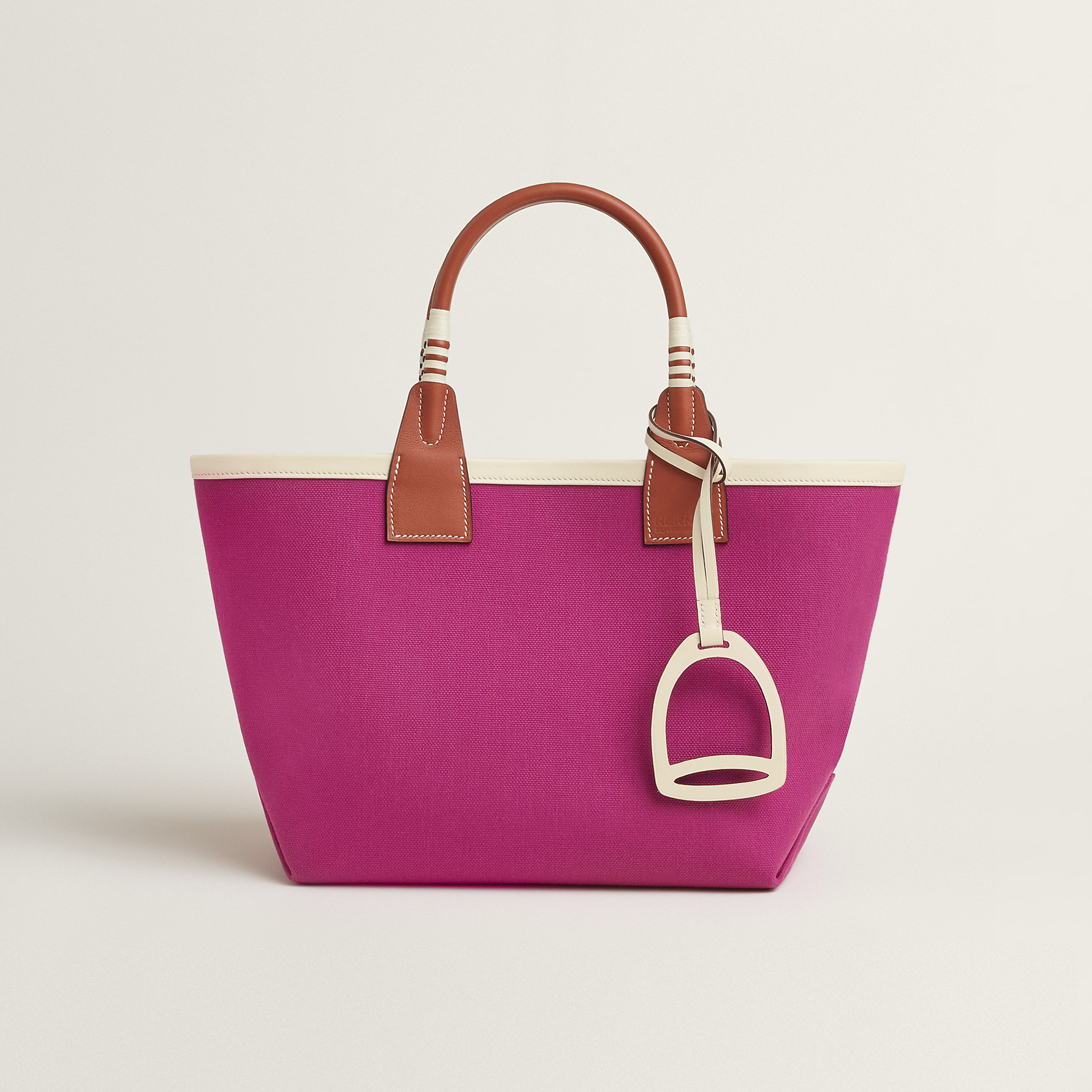 Steeple 25 bag