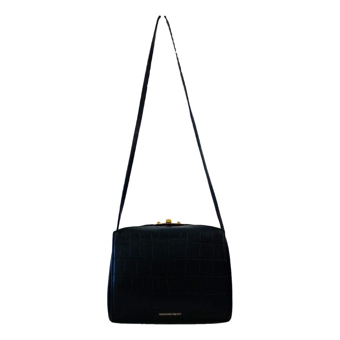 Box 16 leather crossbody bag