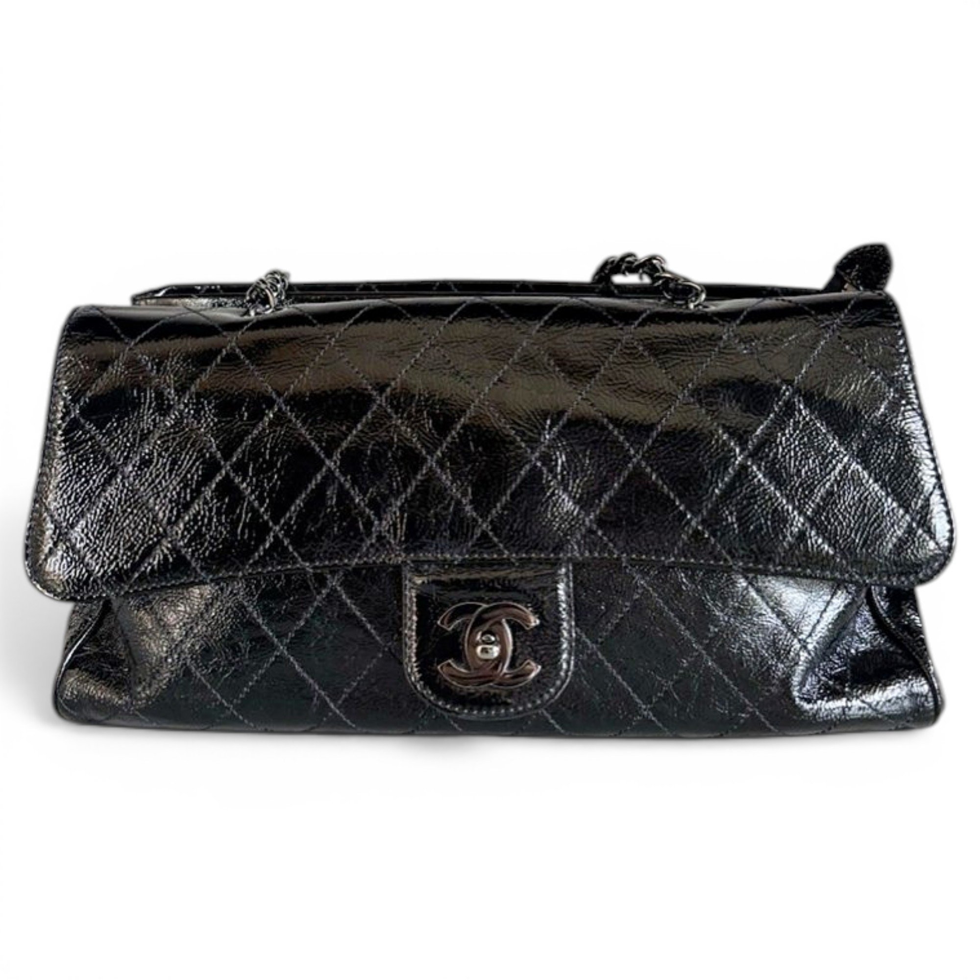 Timeless/Classique patent leather handbag