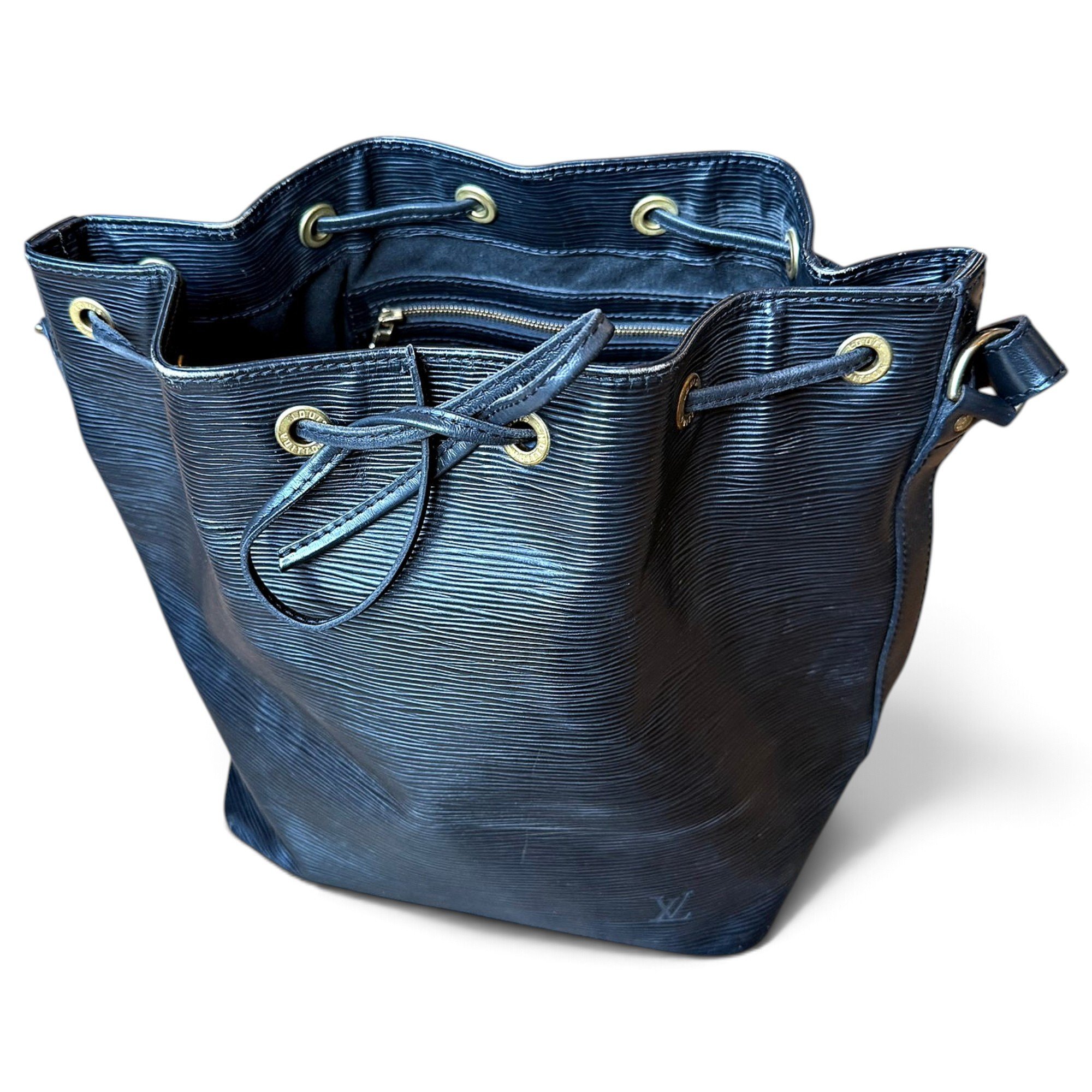 Noé leather handbag