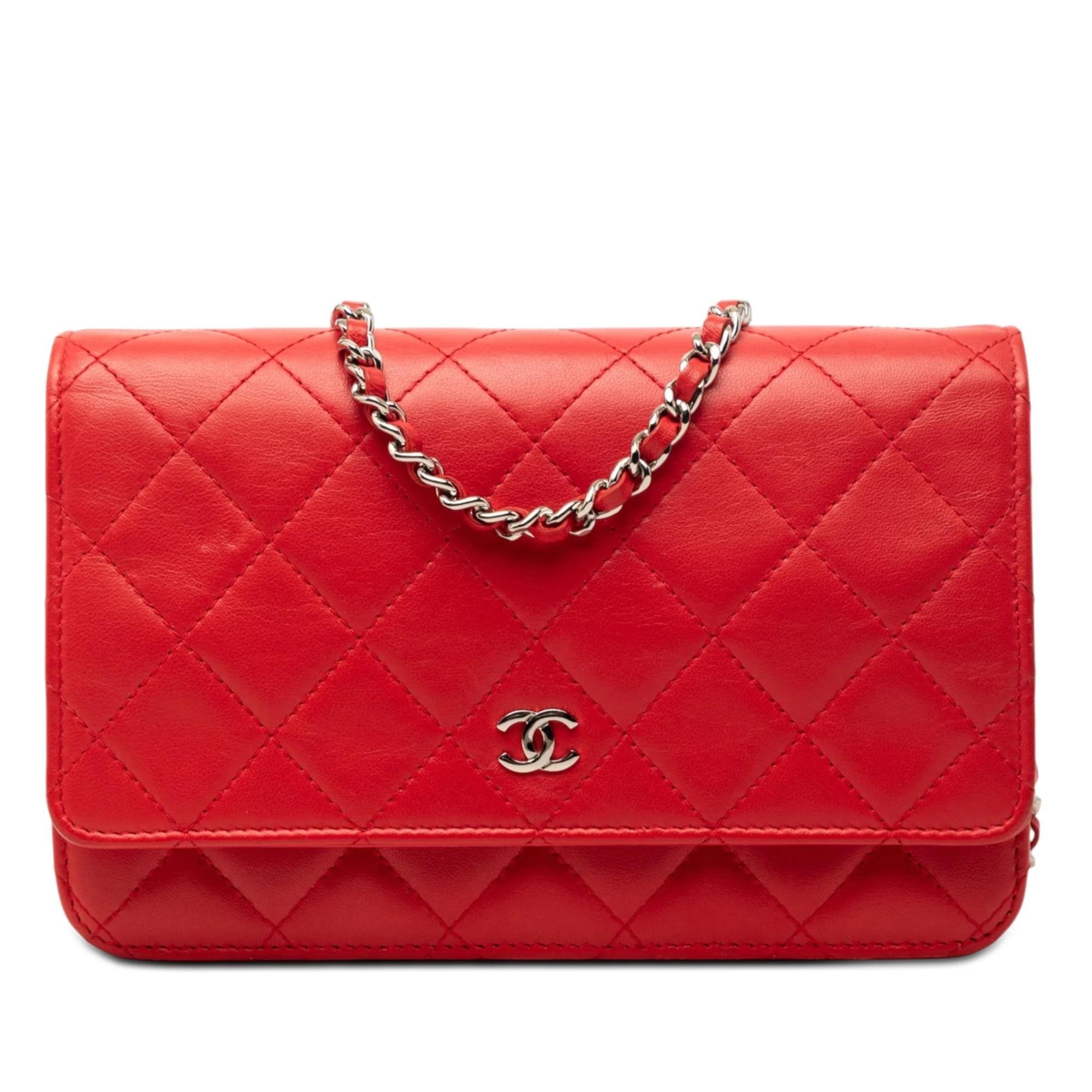 Wallet On Chain leather crossbody bag
