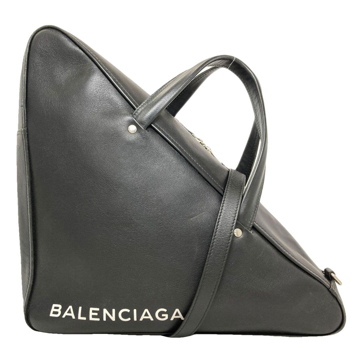 Leather travel bag
