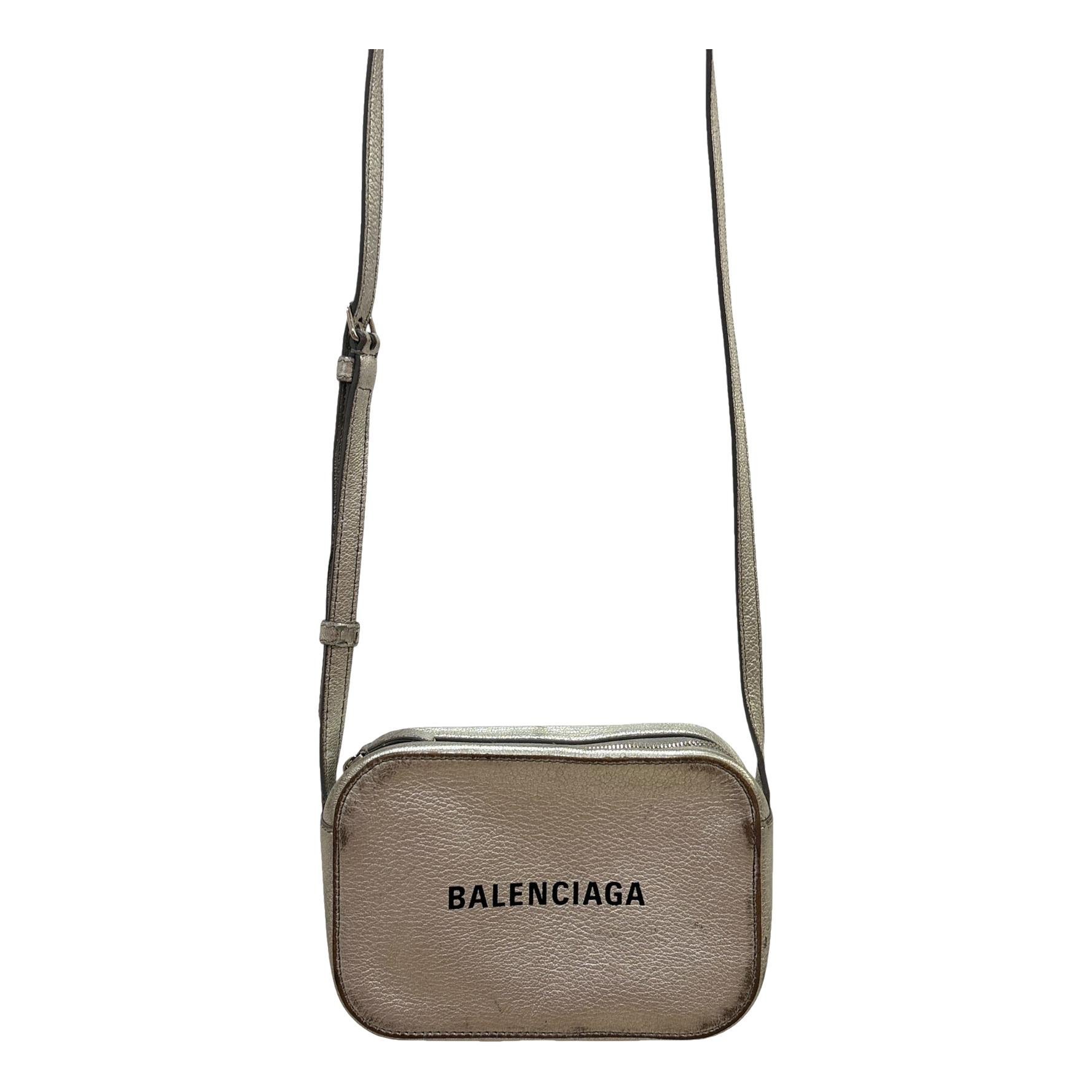 Everyday leather handbag