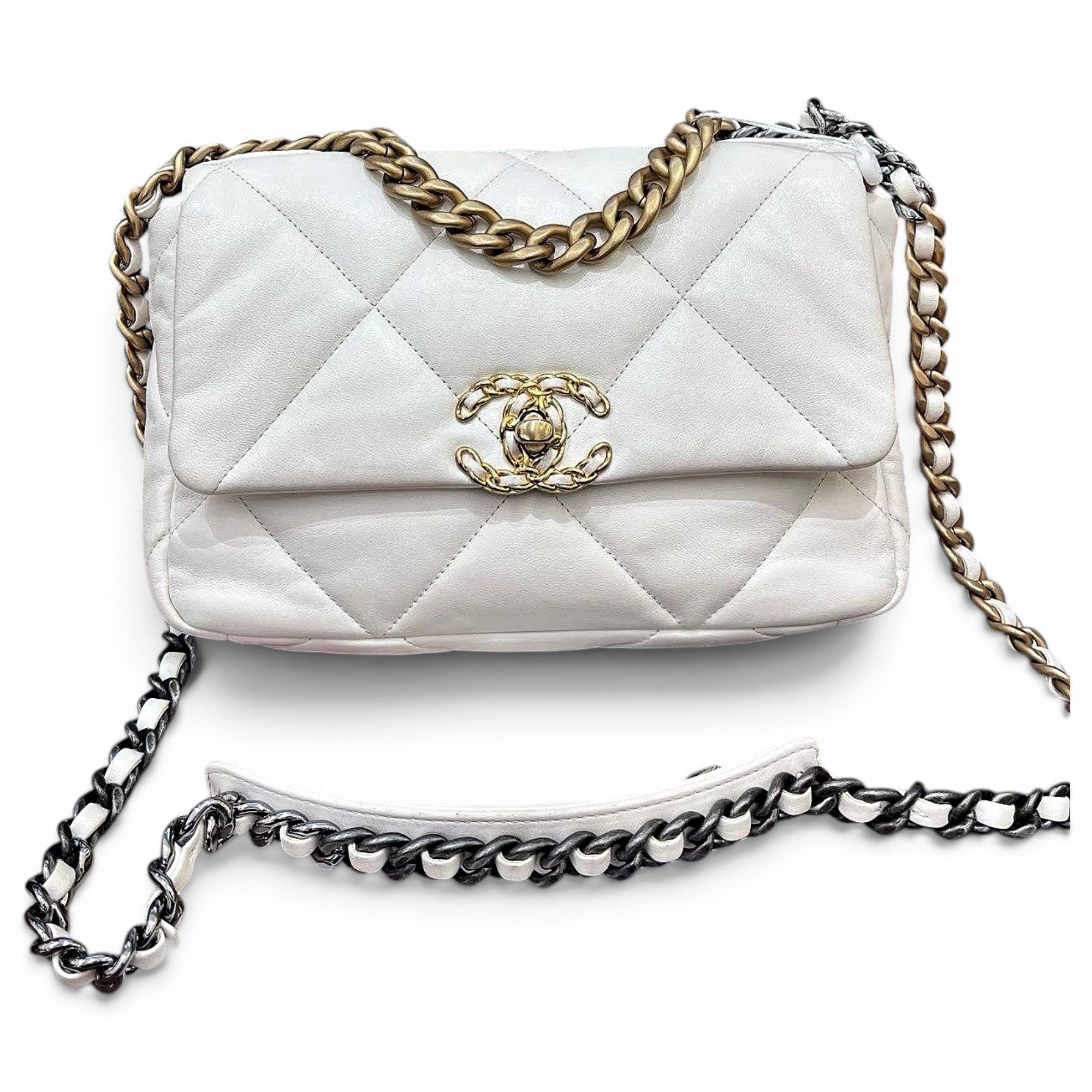 Chanel 19 leather handbag