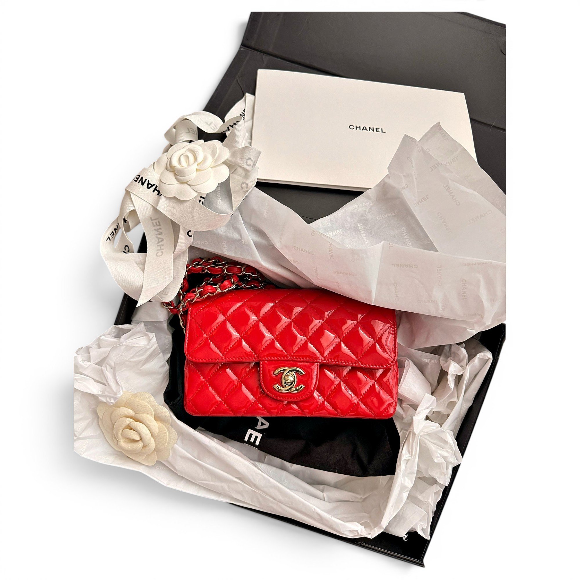 Timeless/Classique patent leather crossbody bag