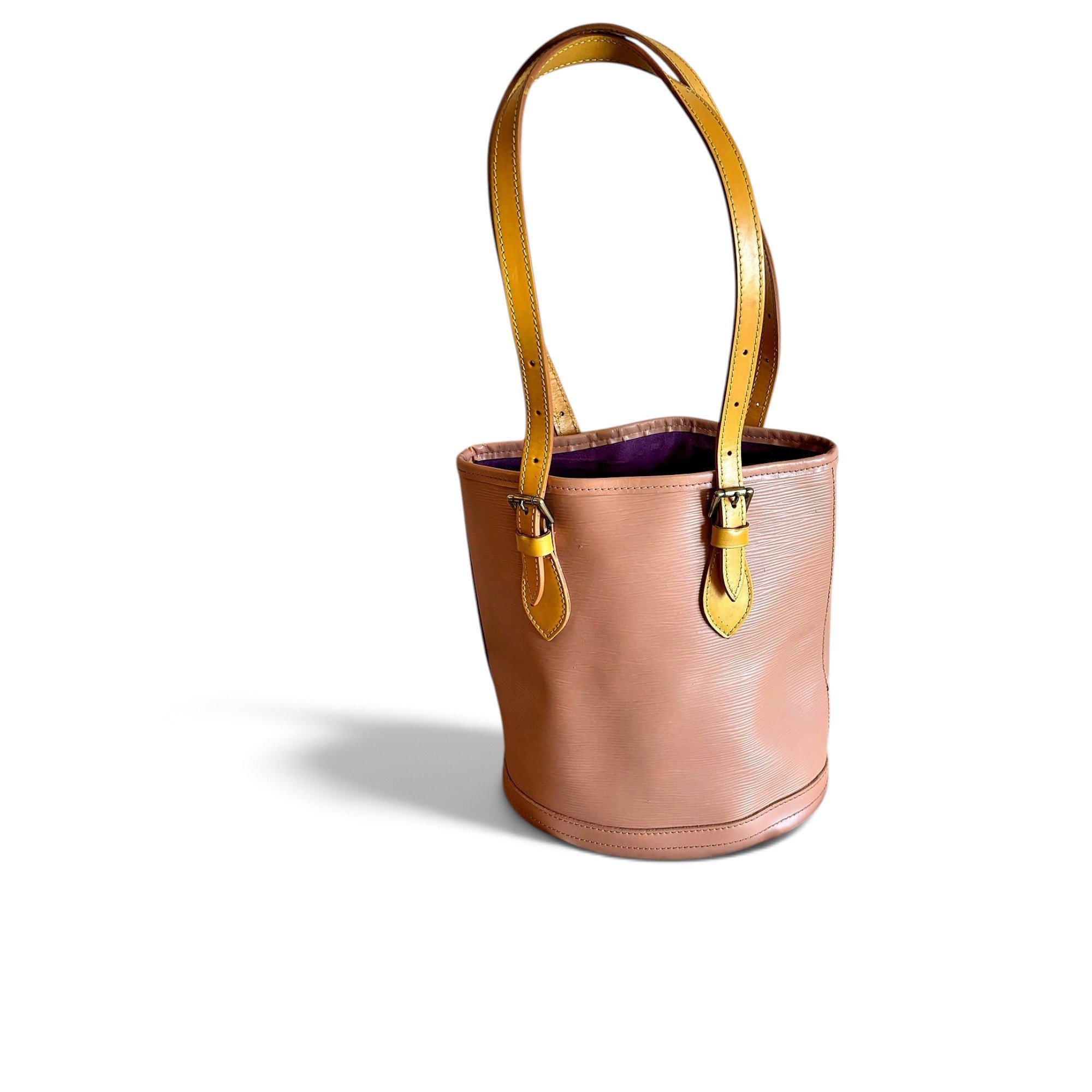 Bucket leather handbag