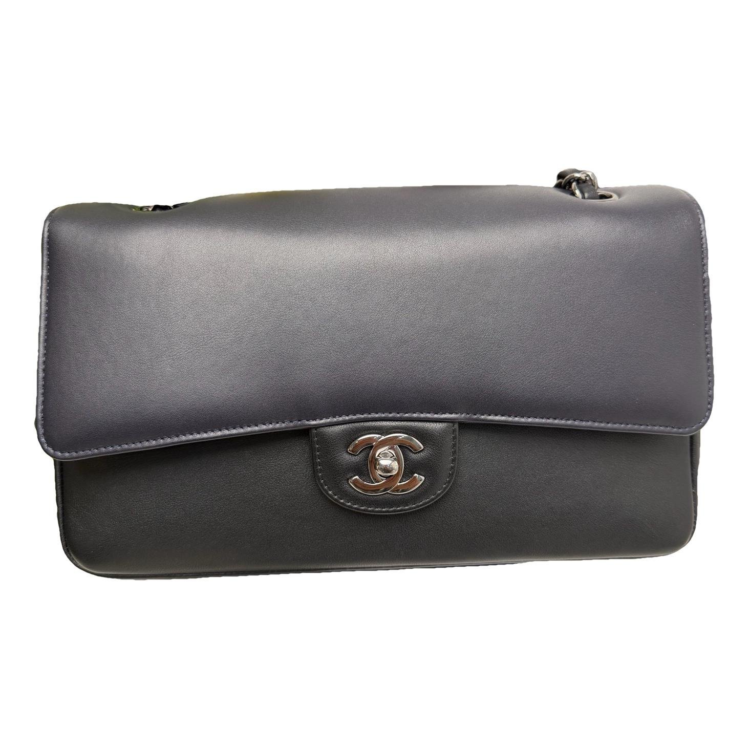 Timeless/Classique leather handbag