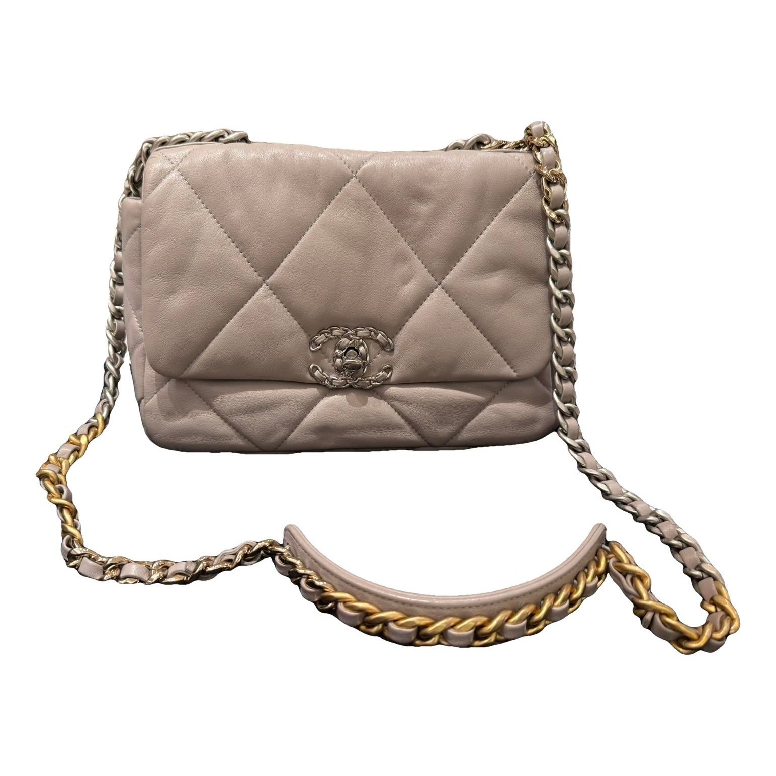 Chanel 19 leather handbag