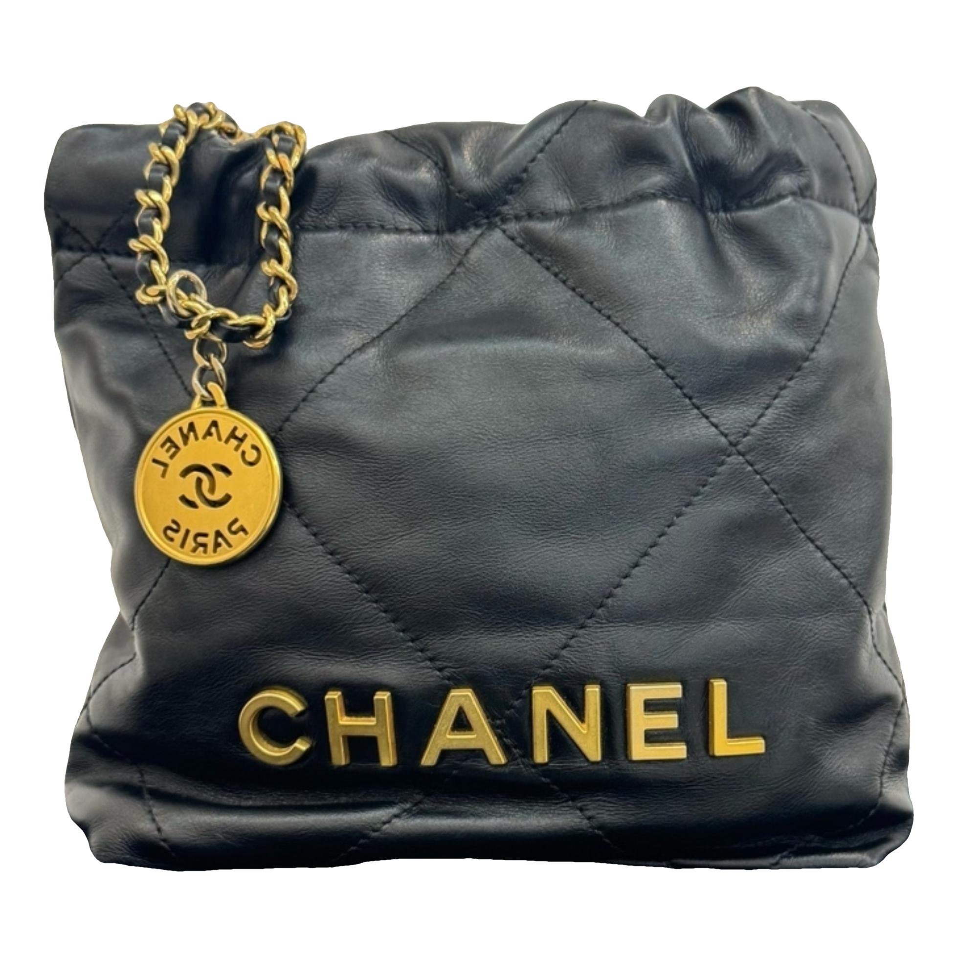 Chanel 22 leather handbag