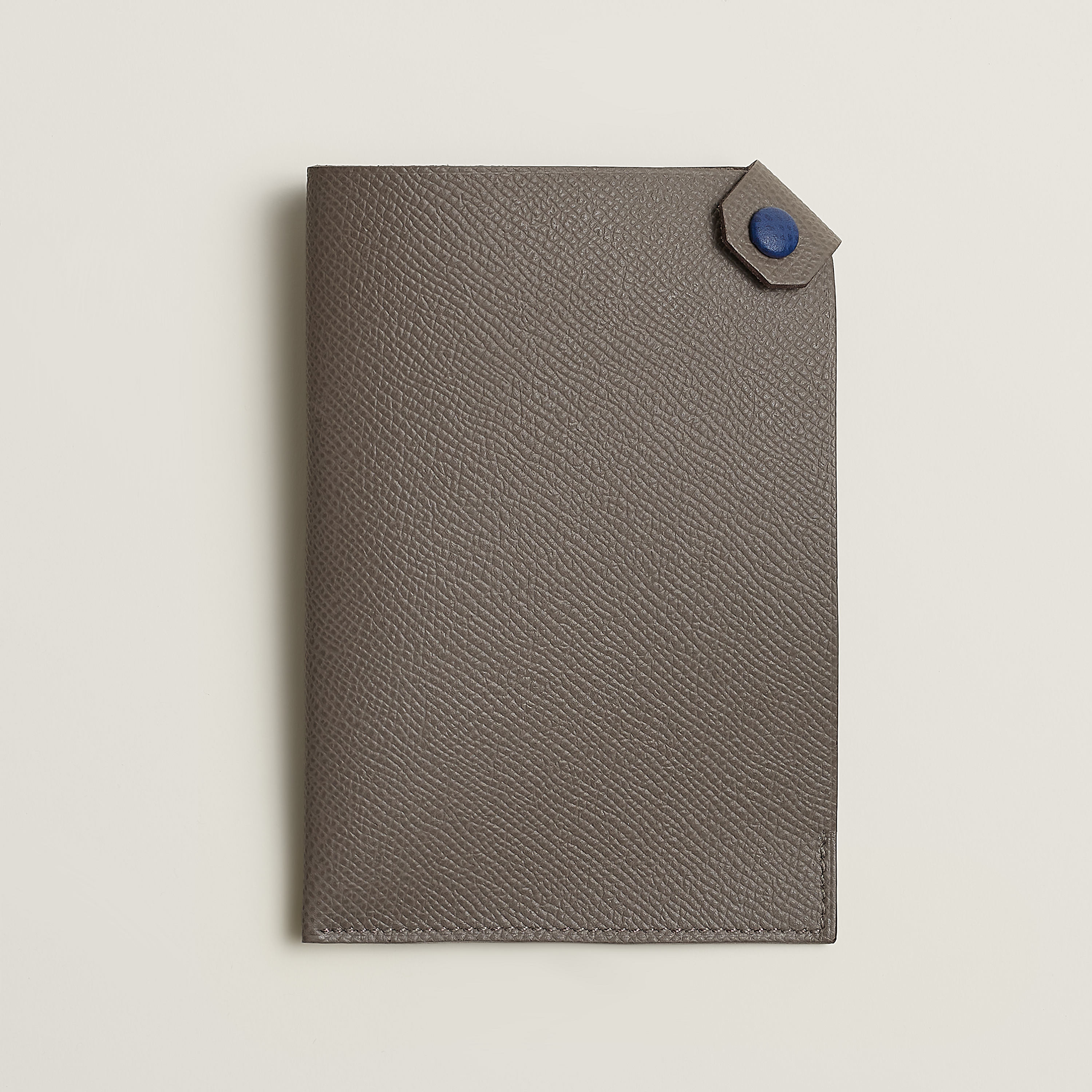 Tarmac Dot passport holder