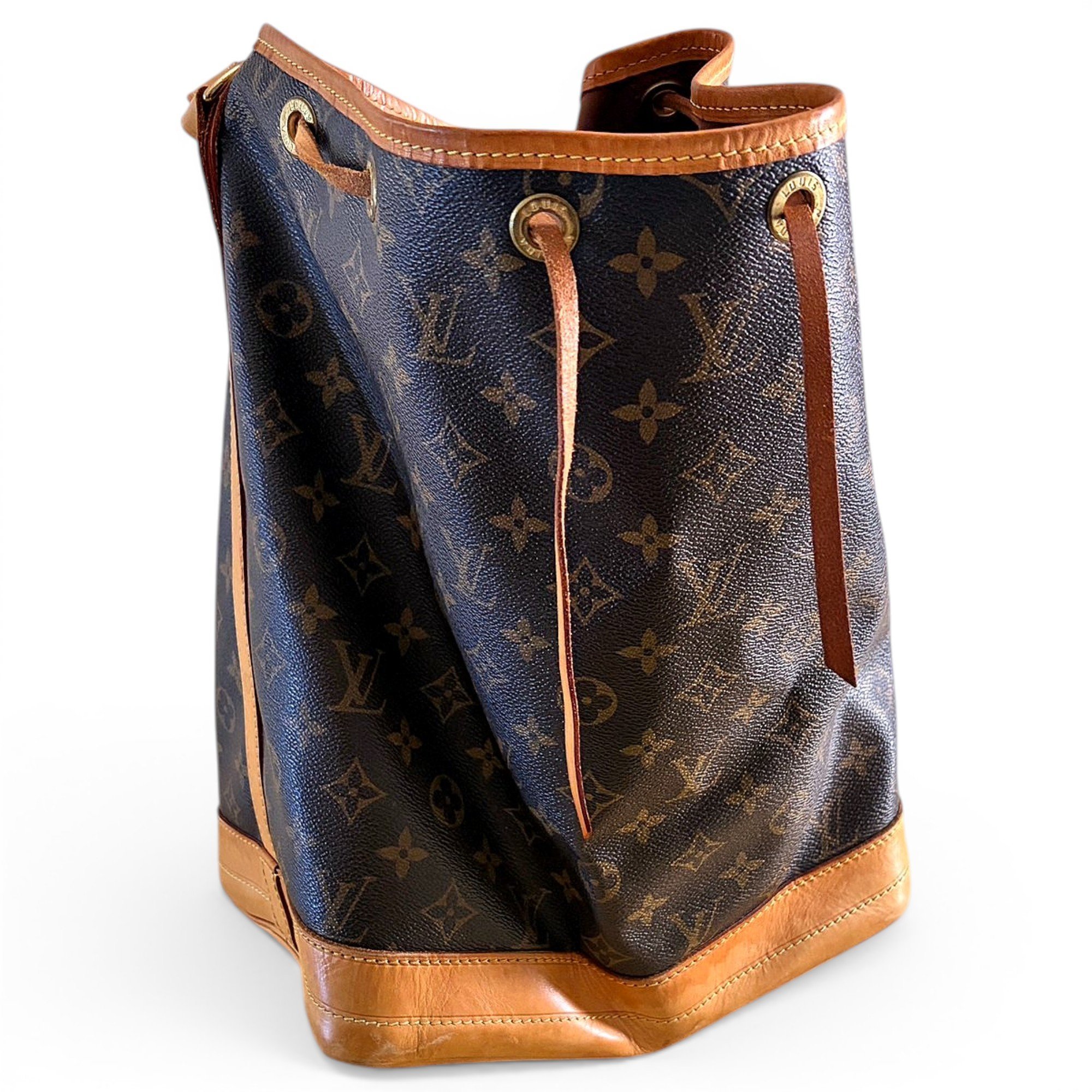 Louis Vuitton Noé cloth handbag