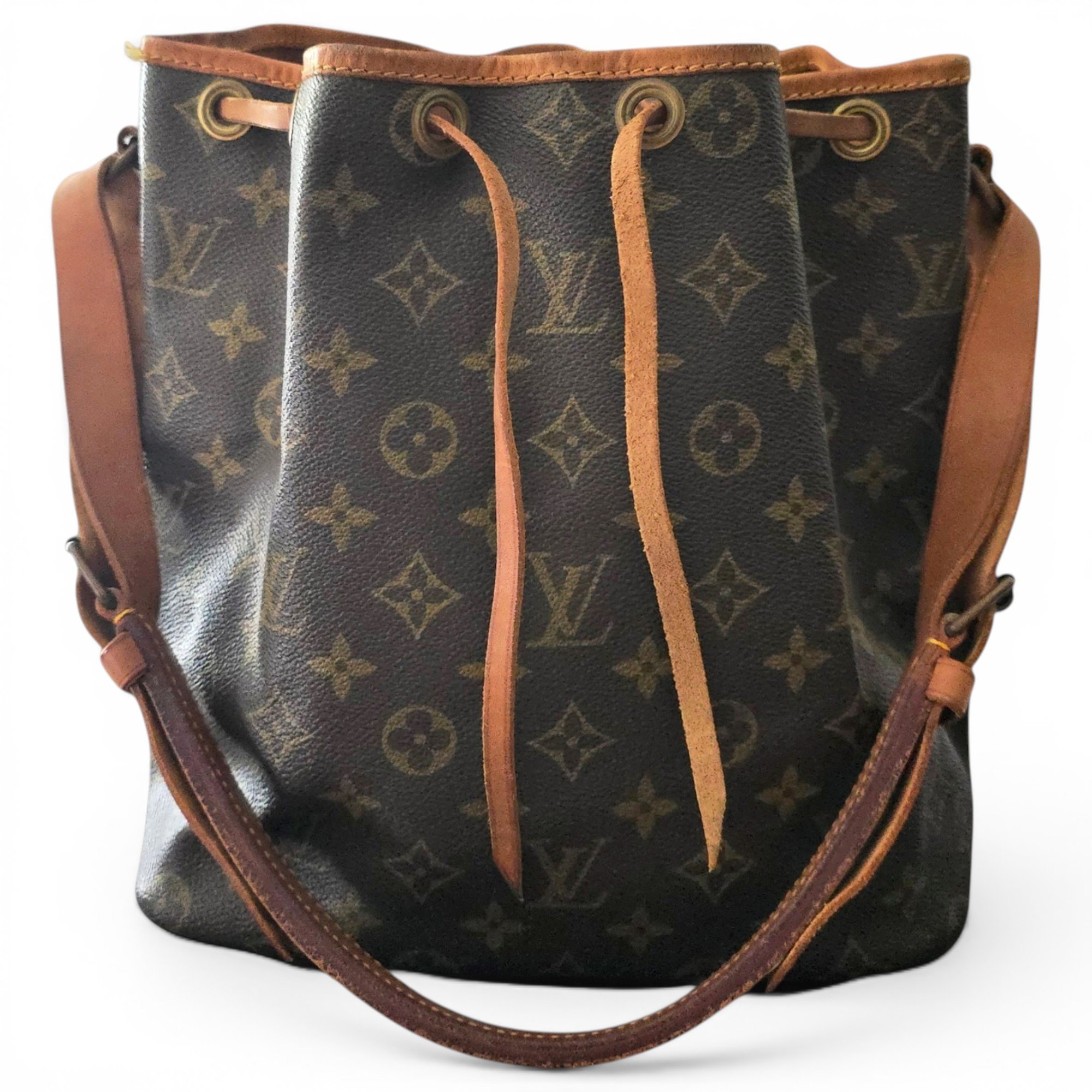 Noé leather handbag