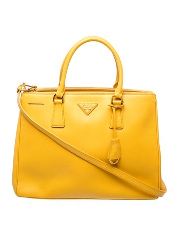 Saffiano Leather Galleria Double Zip Medium