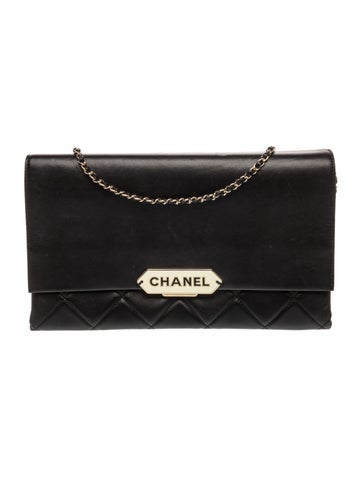 Retro Label Clutch w/ Chain