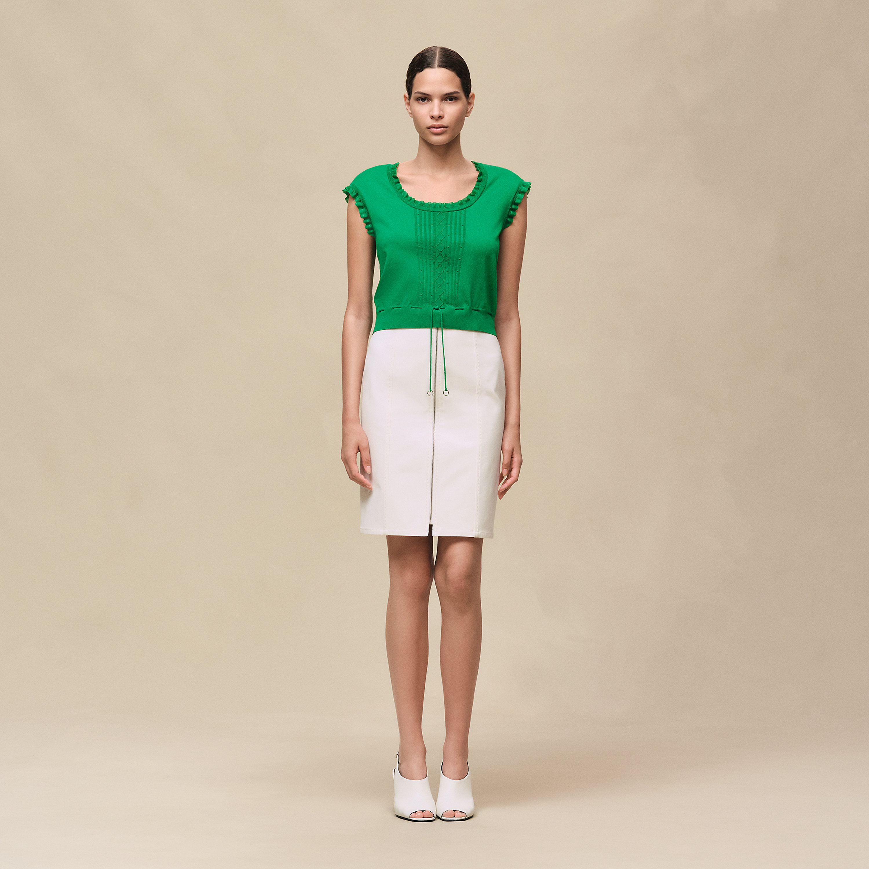 Short-sleeve sweater with ruffled details