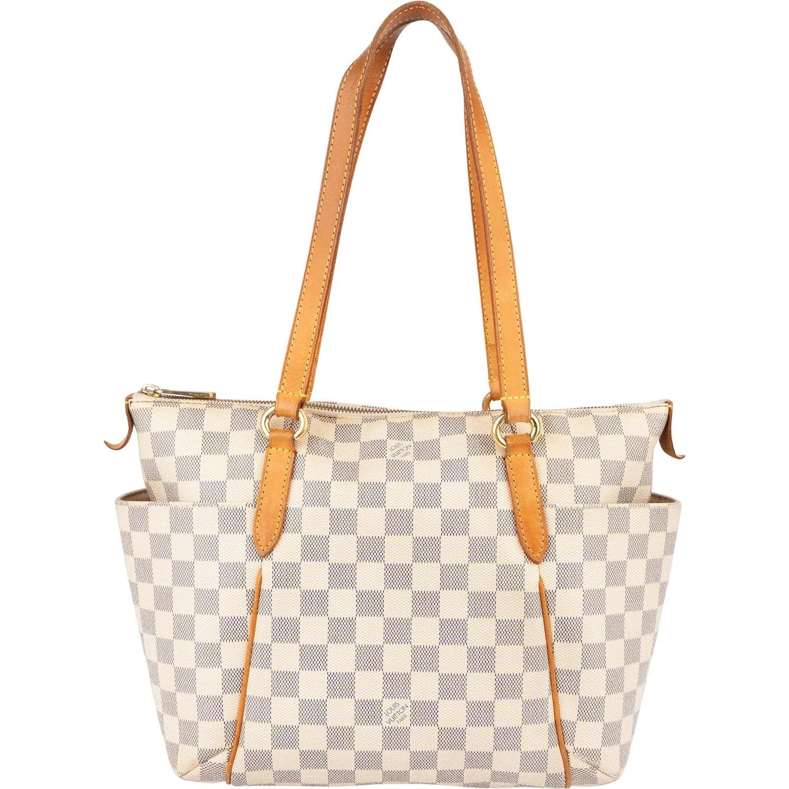 Totally leather handbag