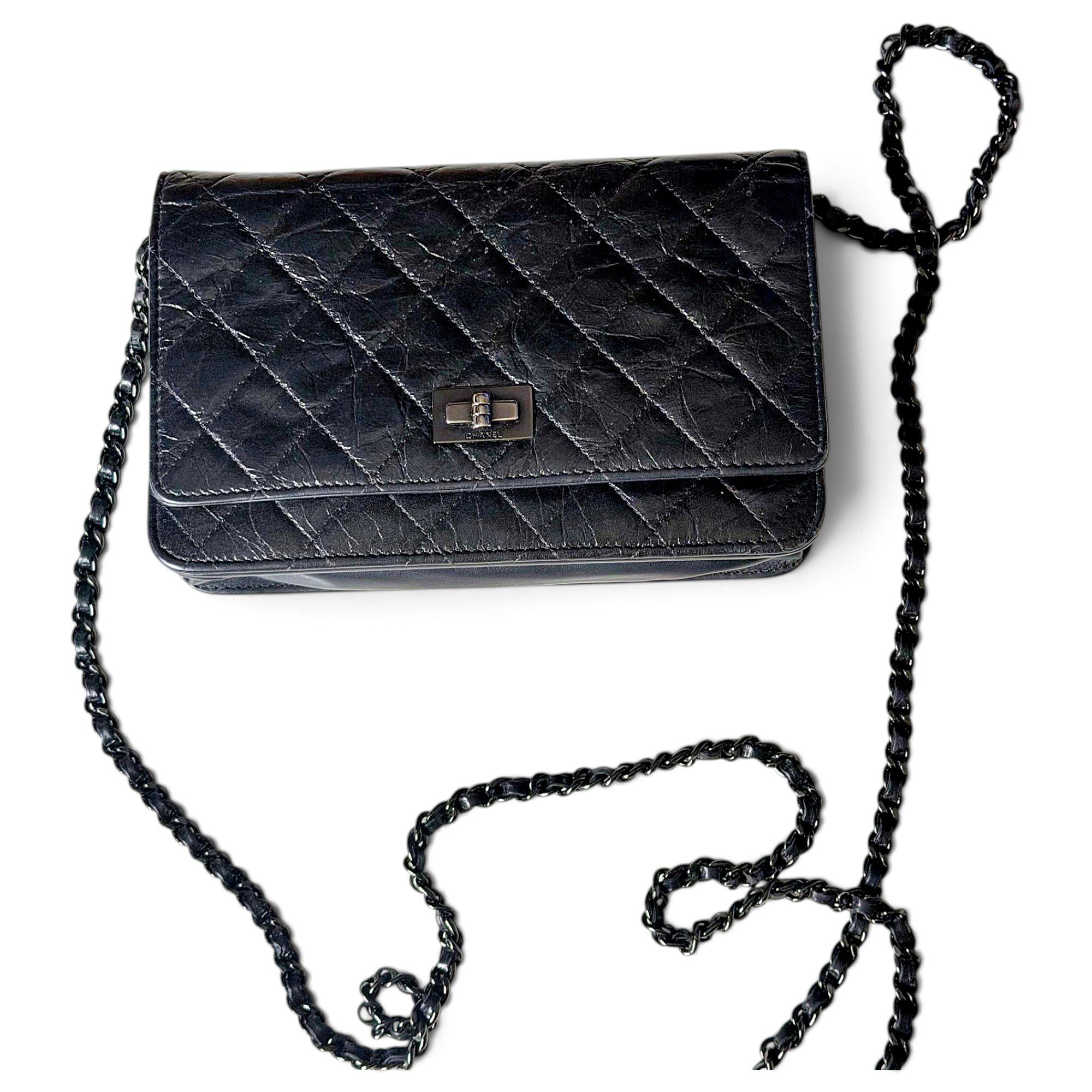 Wallet On Chain 2.55 leather crossbody bag