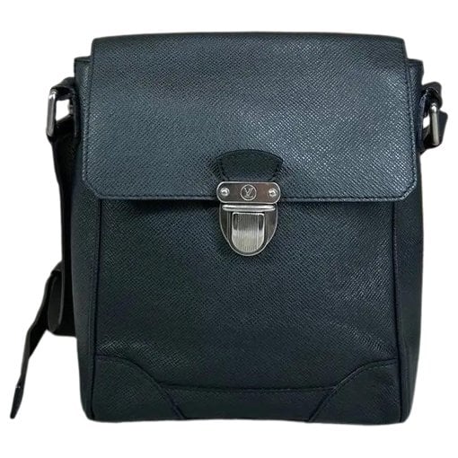 Yaranga leather crossbody bag