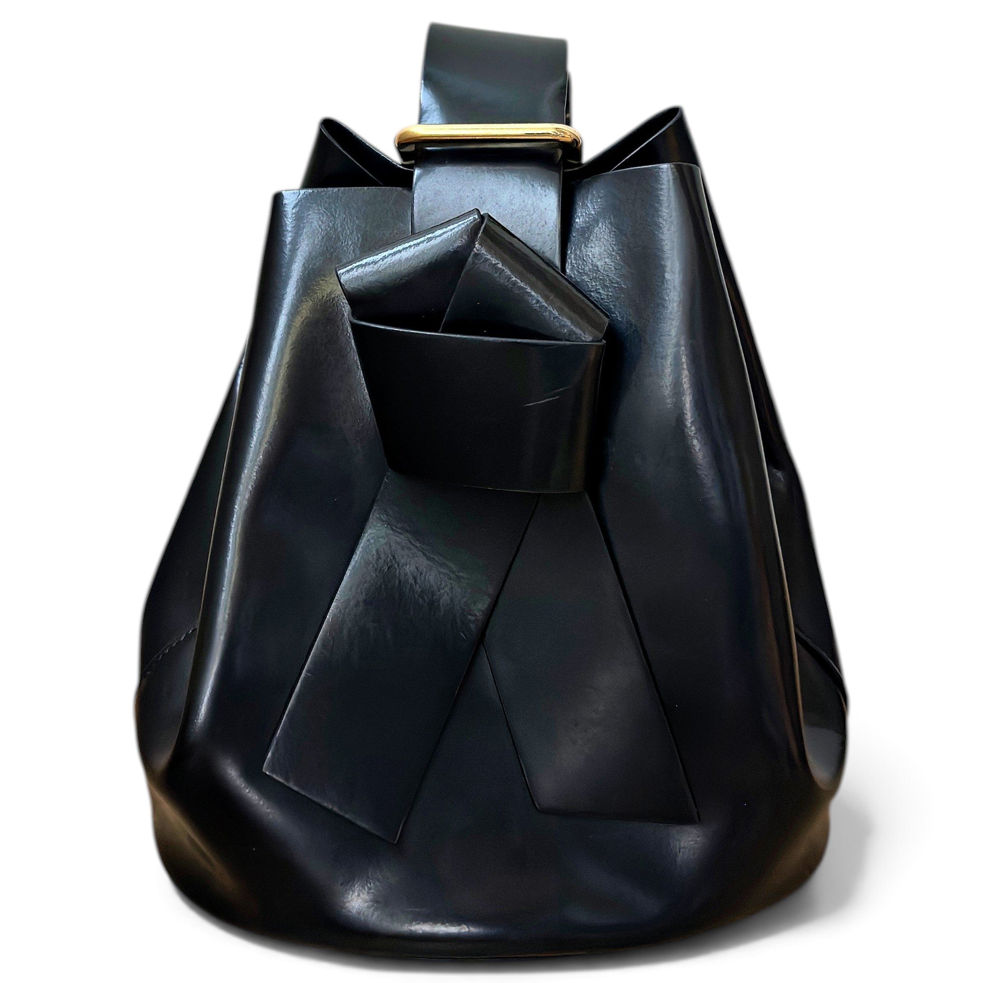 Musubi leather handbag