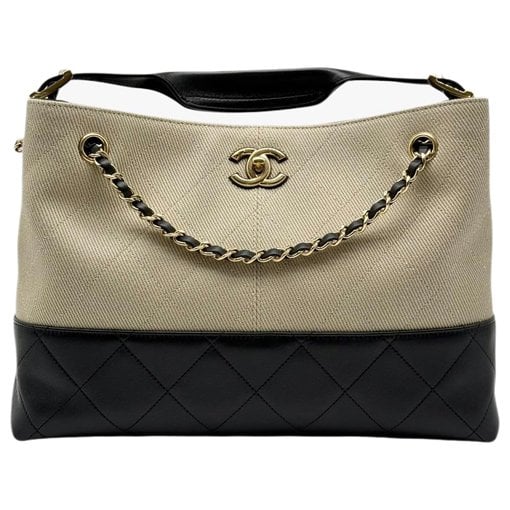 Classic CC Shopping leather handbag