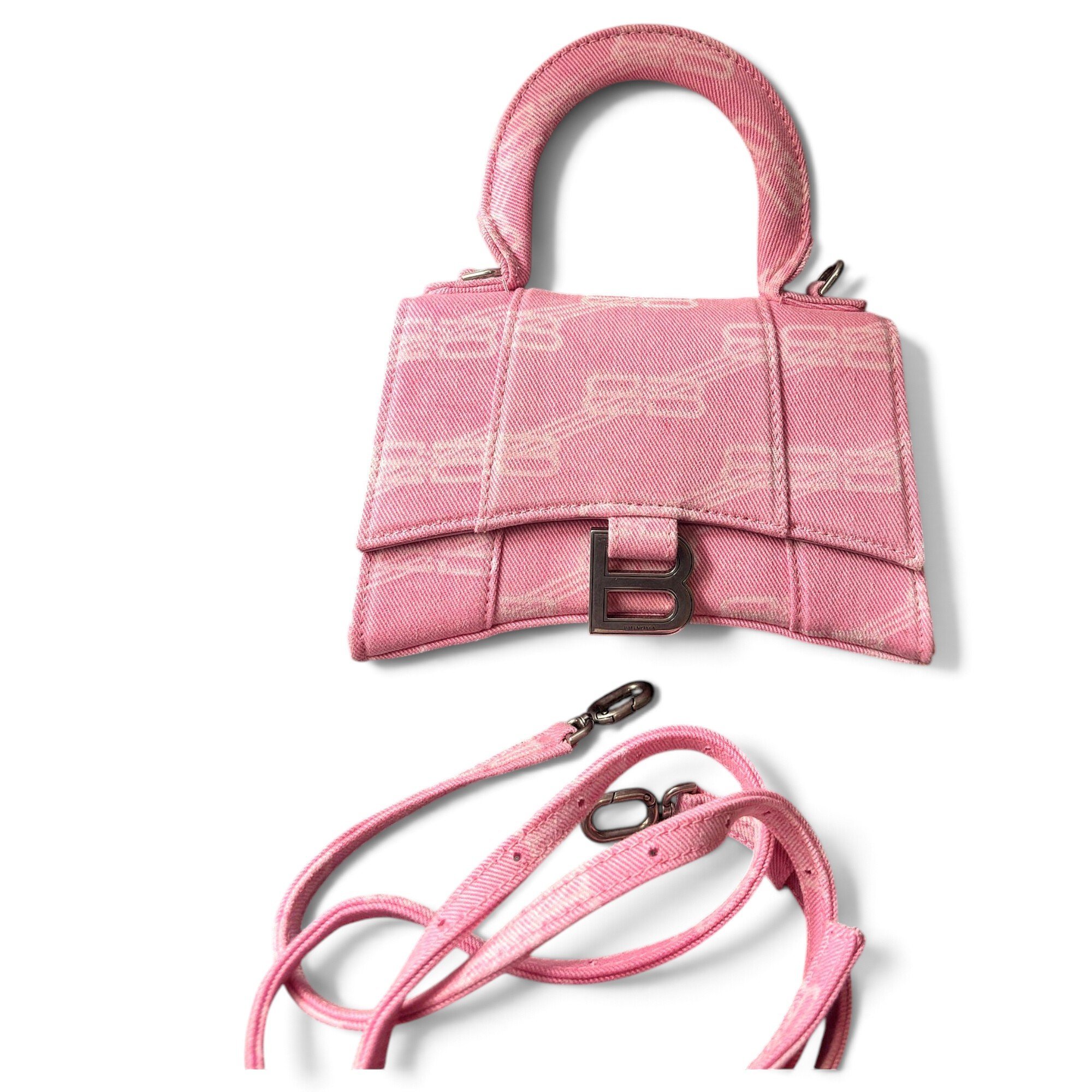 Hourglass handbag