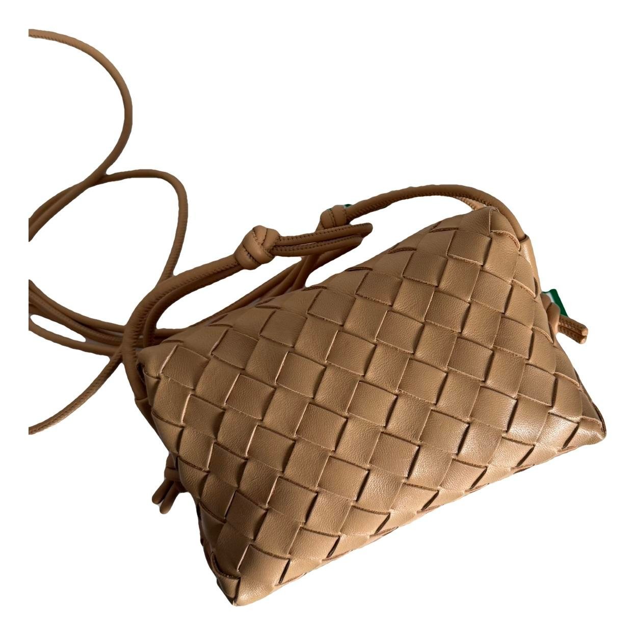 Loop leather handbag
